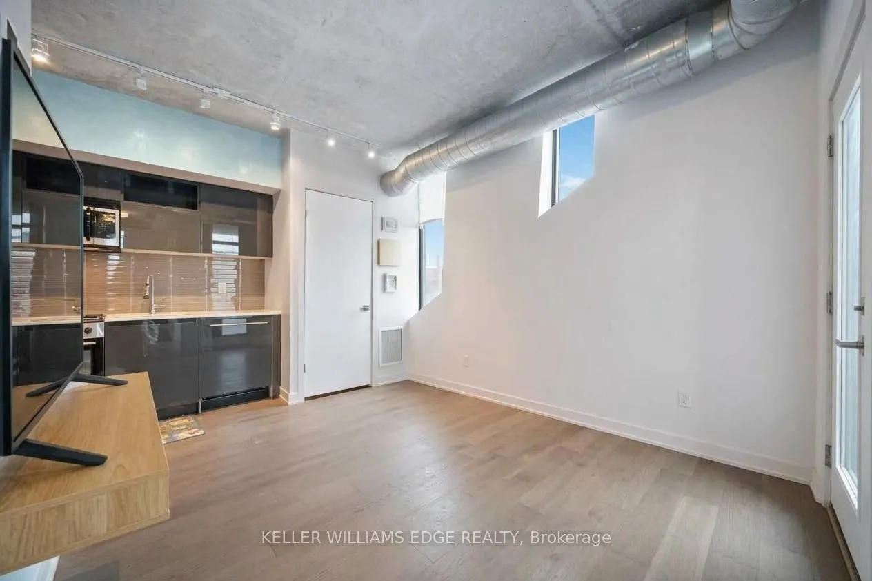 109 Wolseley Street E #204