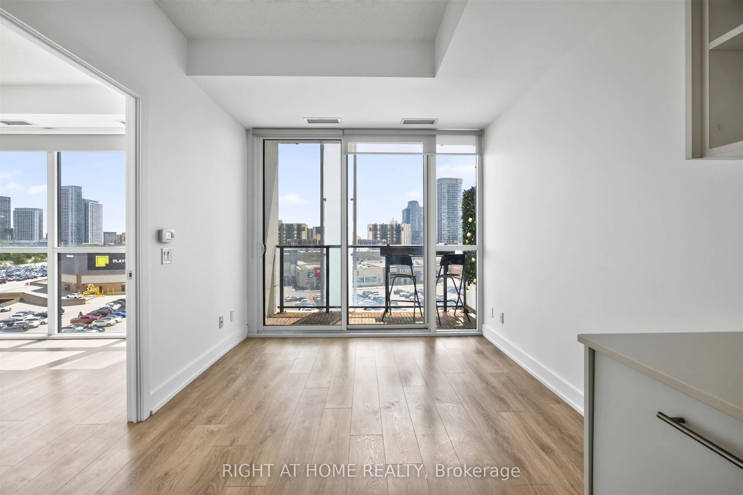 128 Fairview Mall Drive #712