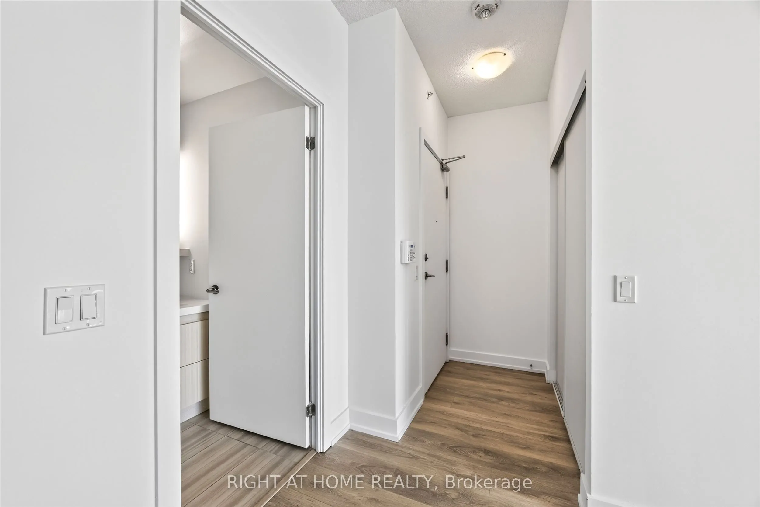 128 Fairview Mall Drive #712