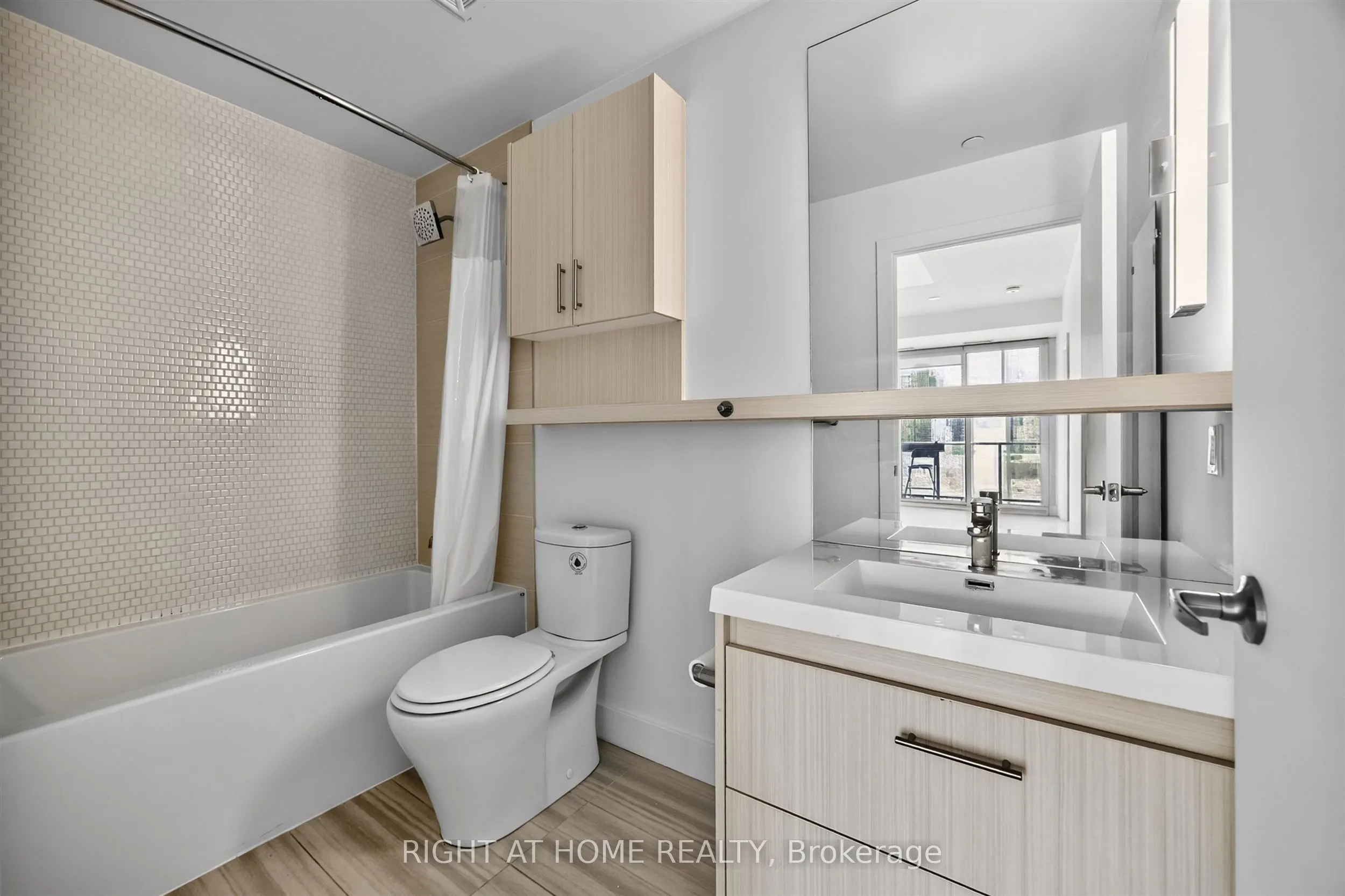 128 Fairview Mall Drive #712