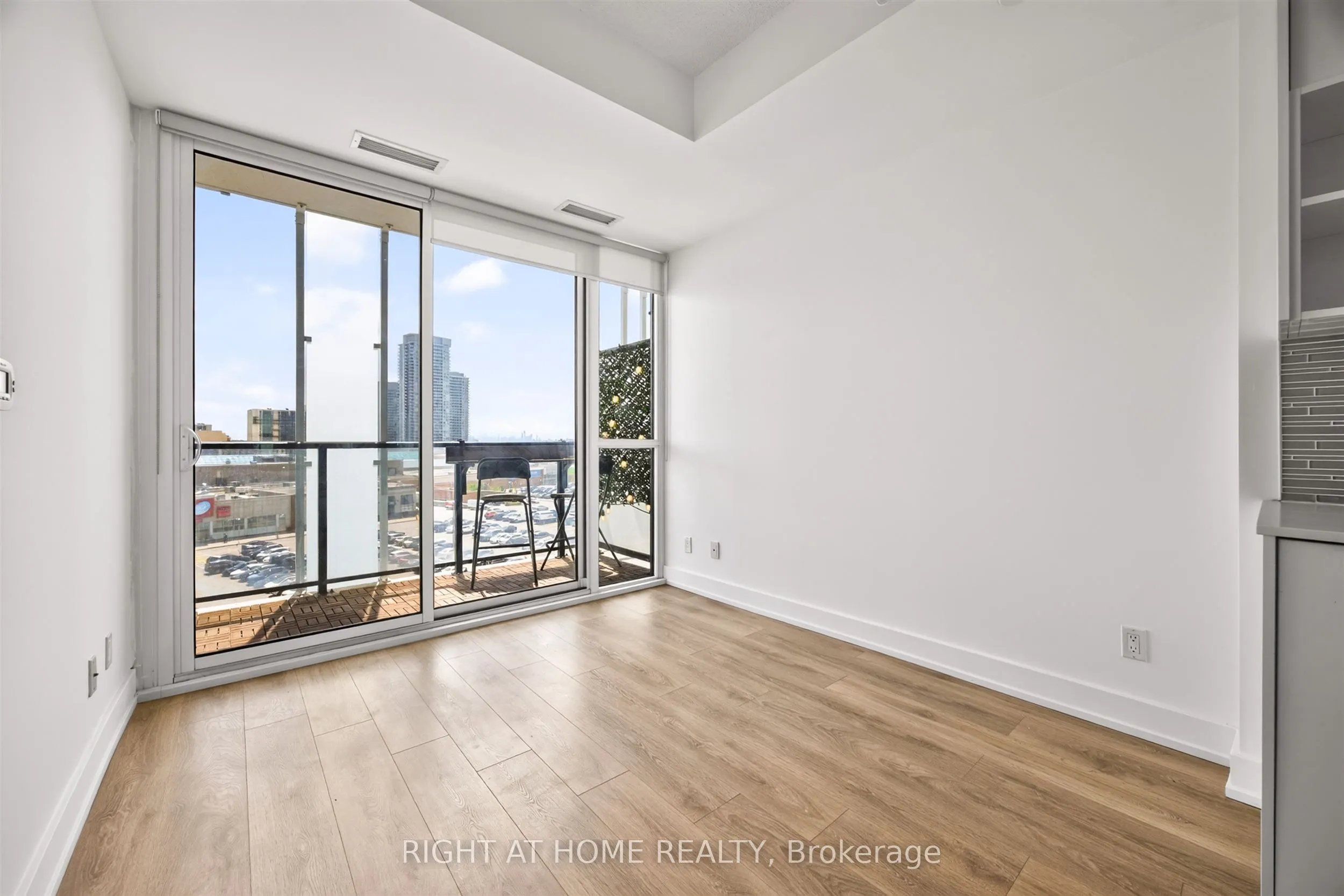 128 Fairview Mall Drive #712