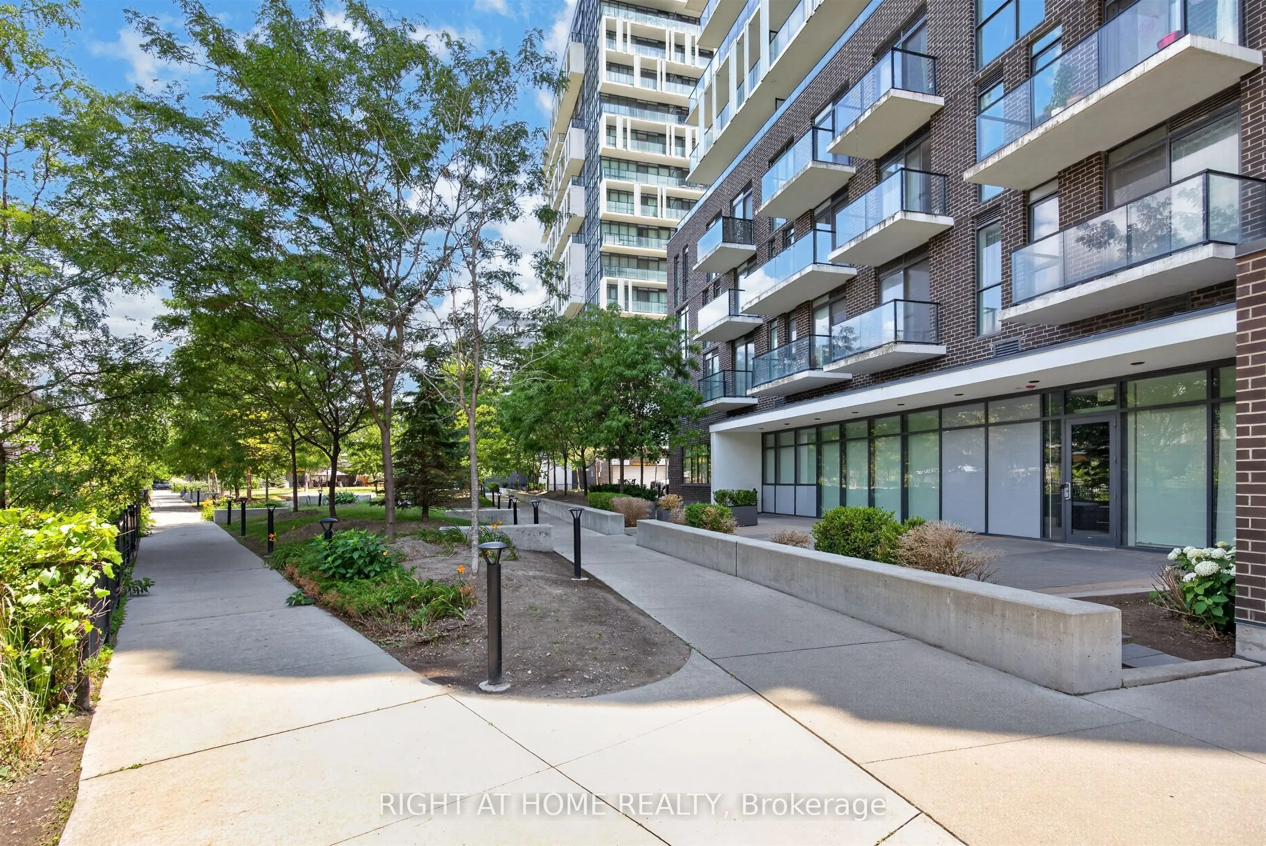 128 Fairview Mall Drive #712