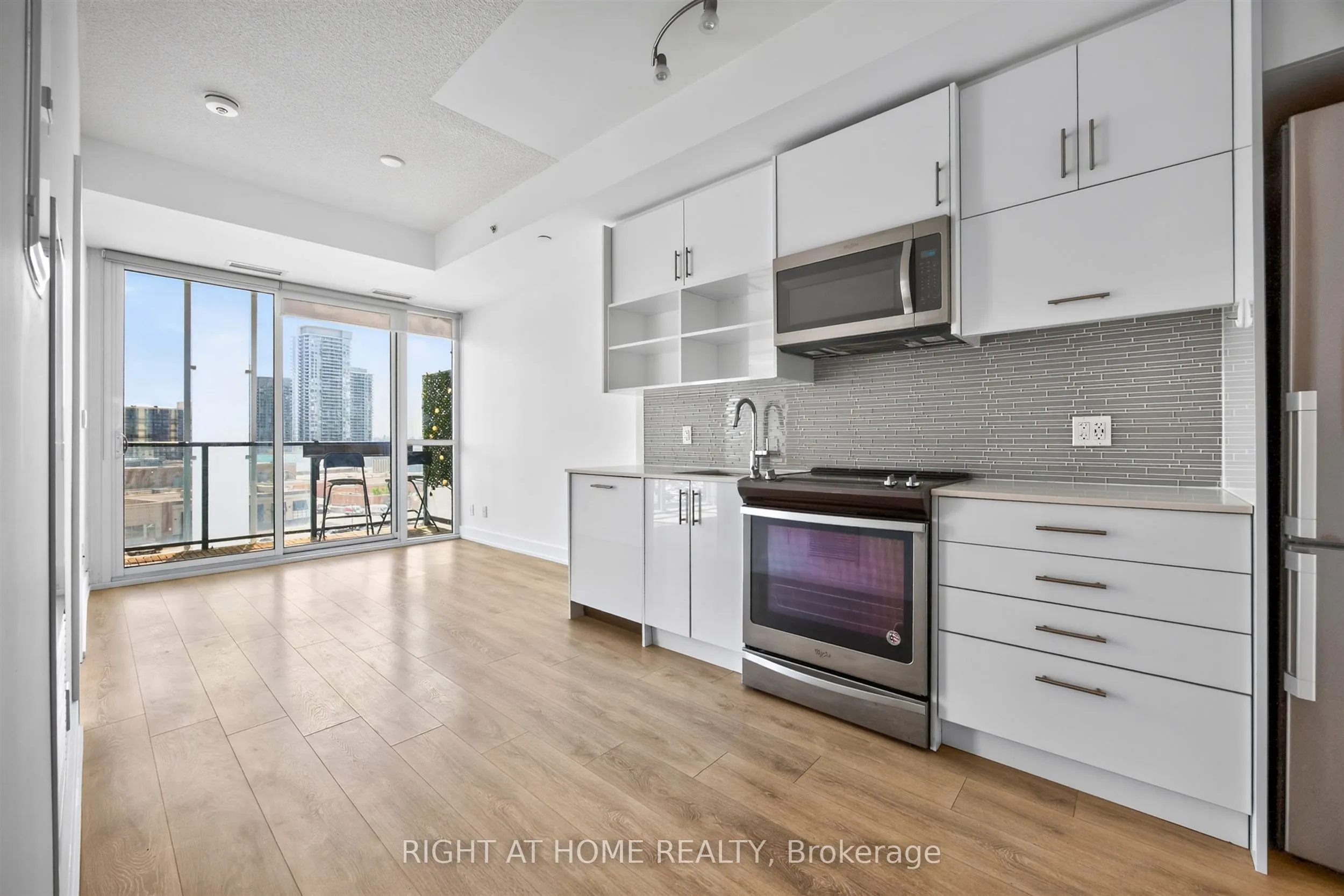 128 Fairview Mall Drive #712