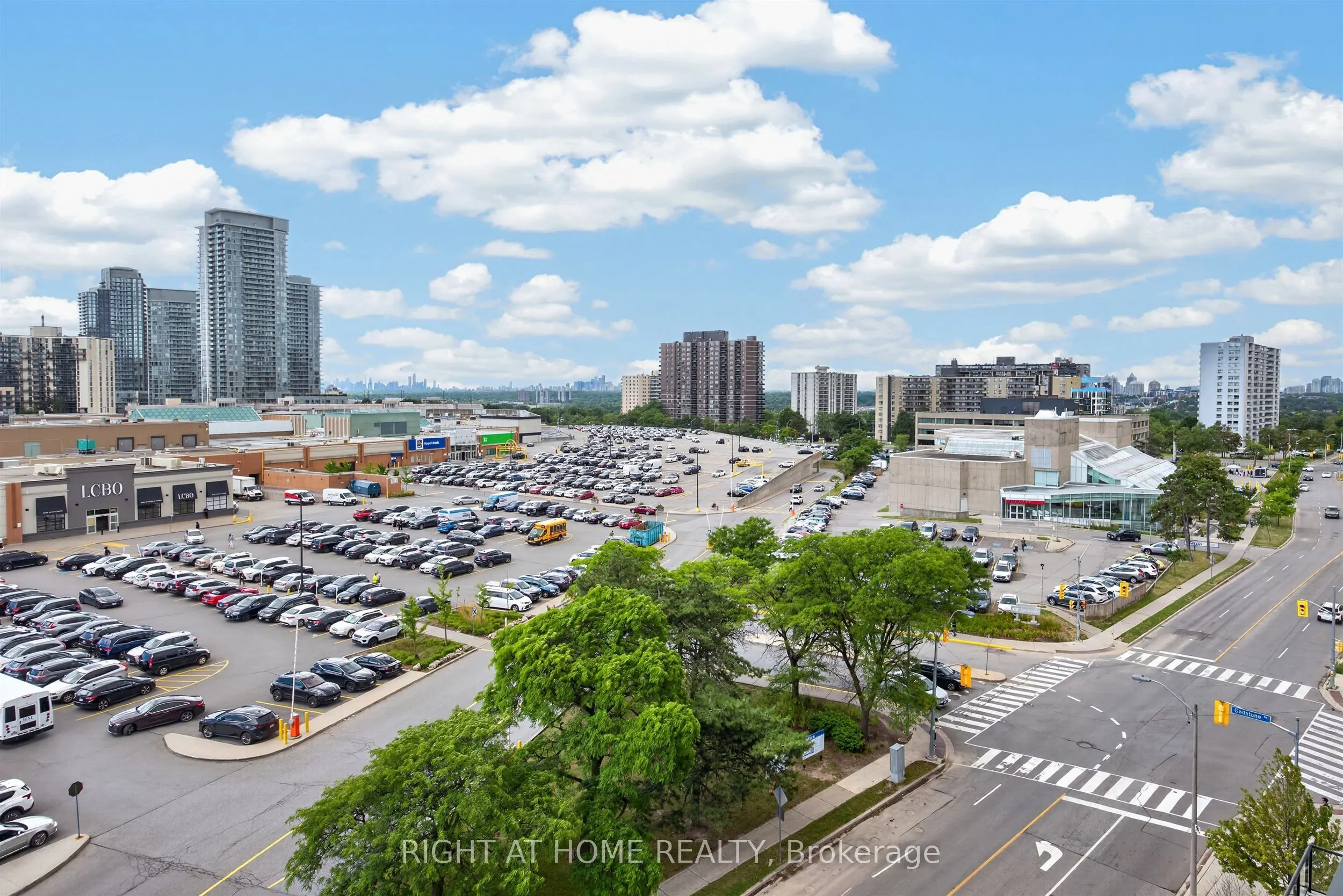 128 Fairview Mall Drive #712