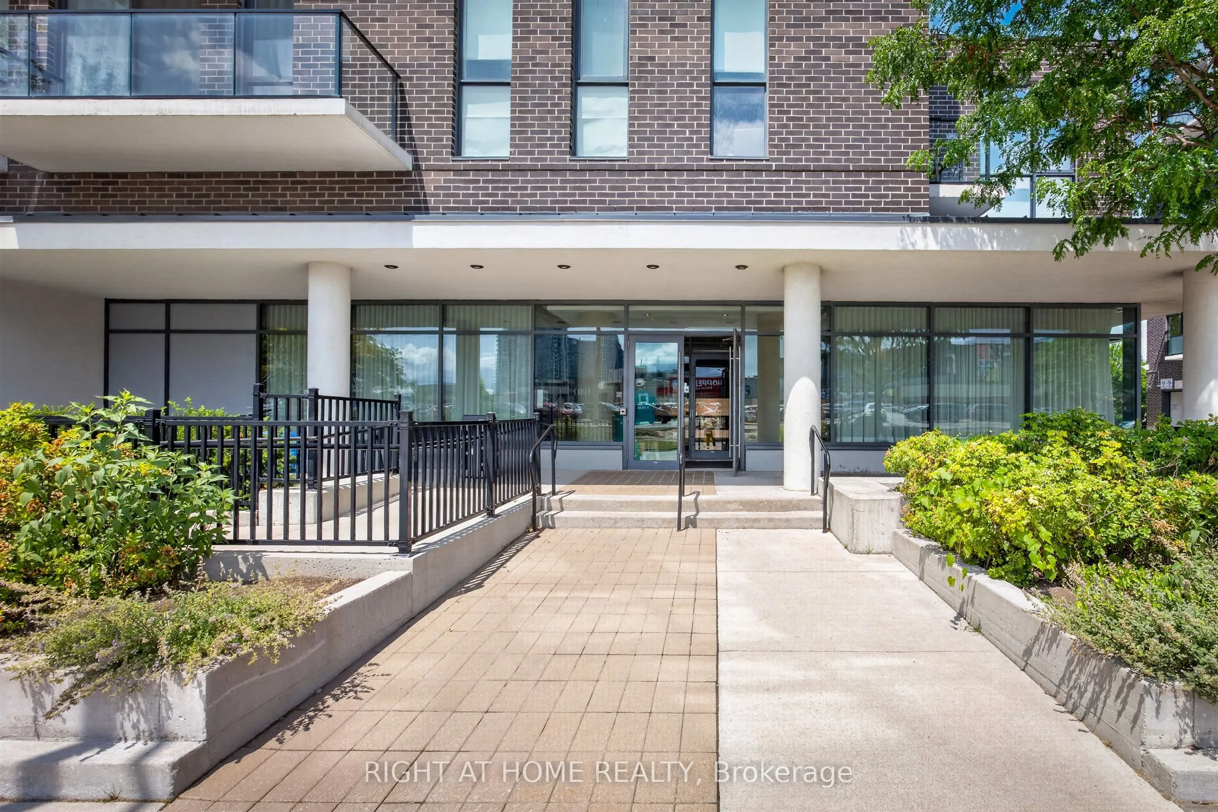 128 Fairview Mall Drive #712