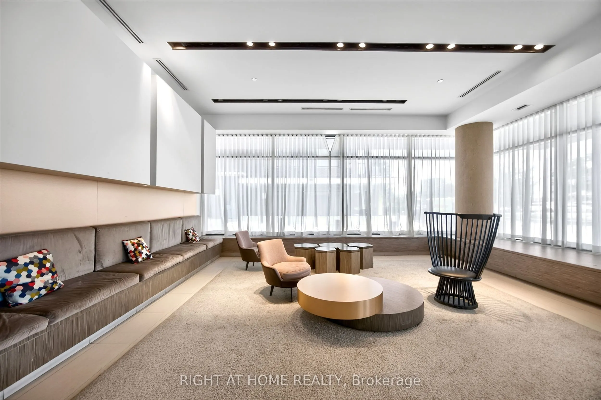 128 Fairview Mall Drive #712