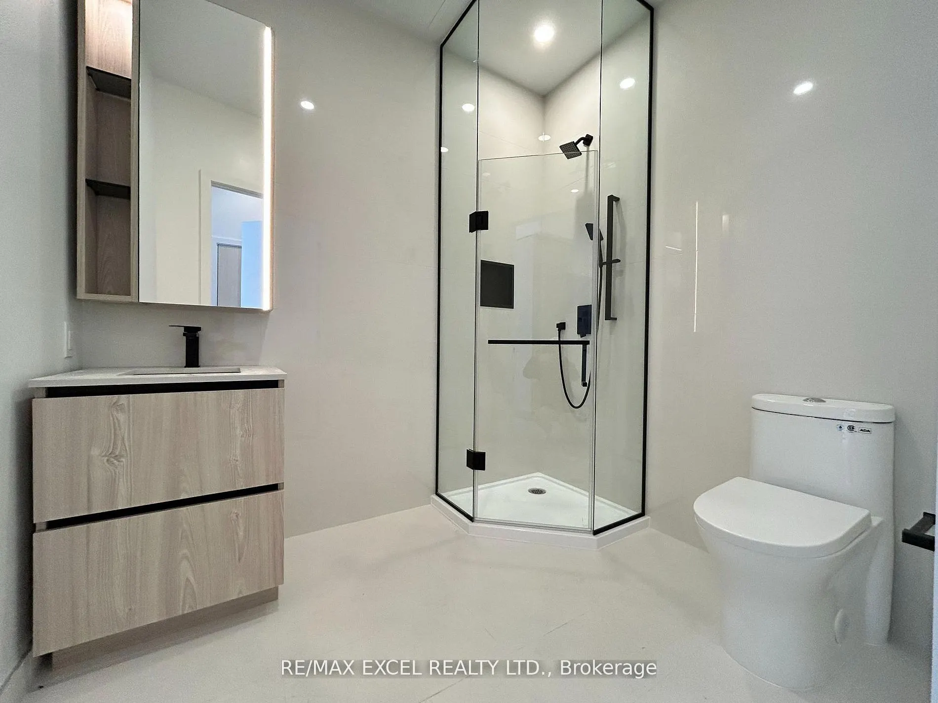 699 Sheppard Avenue E #109