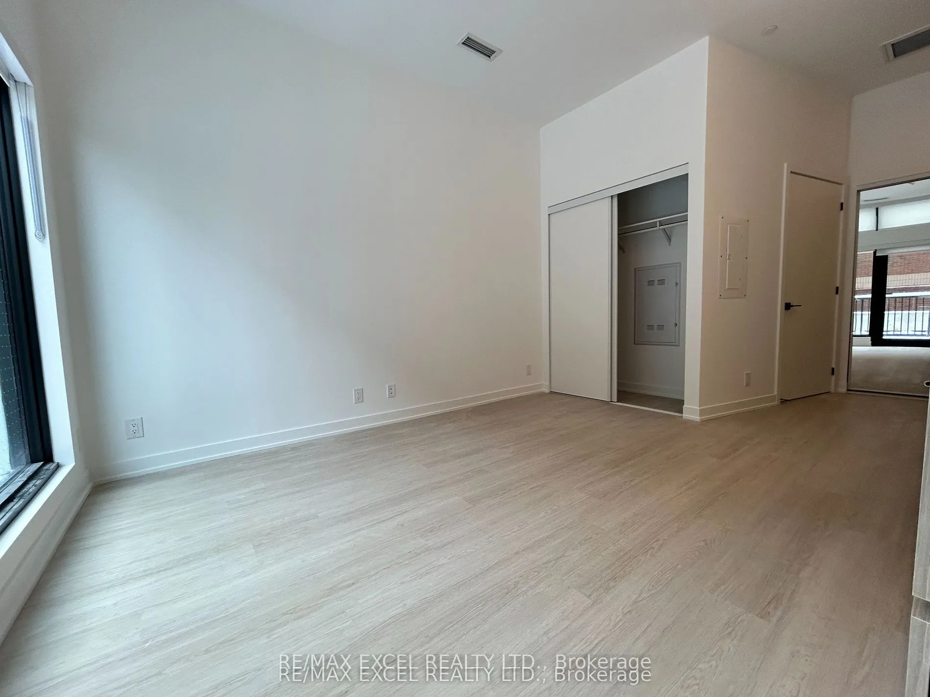 699 Sheppard Avenue E #109
