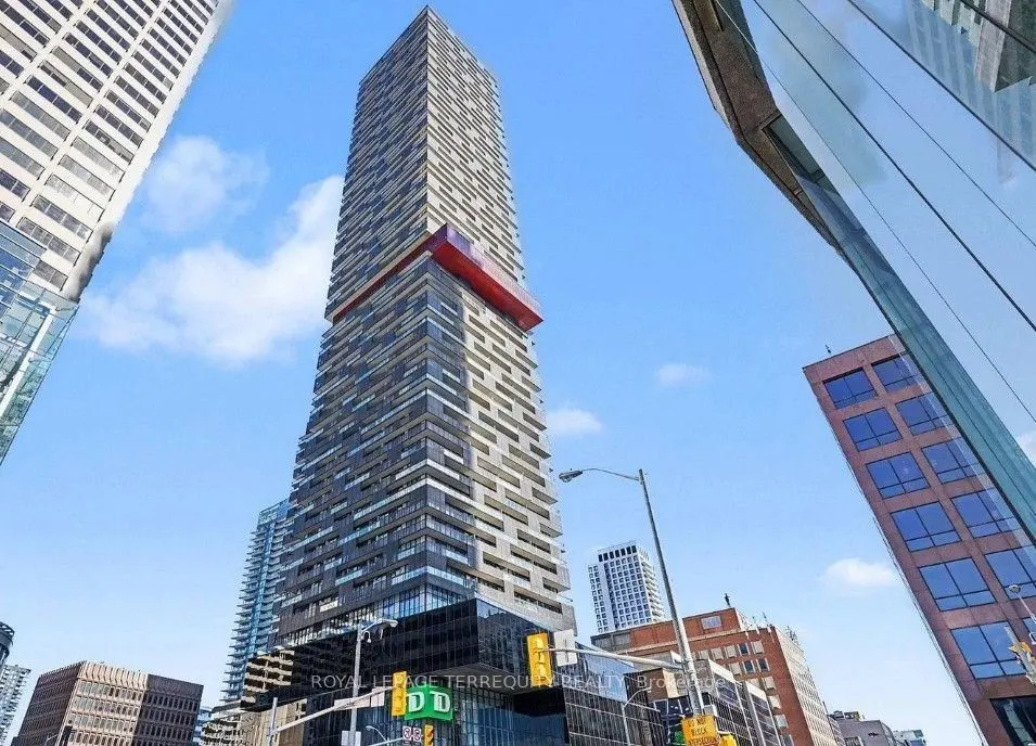 8 Eglinton Avenue E #505