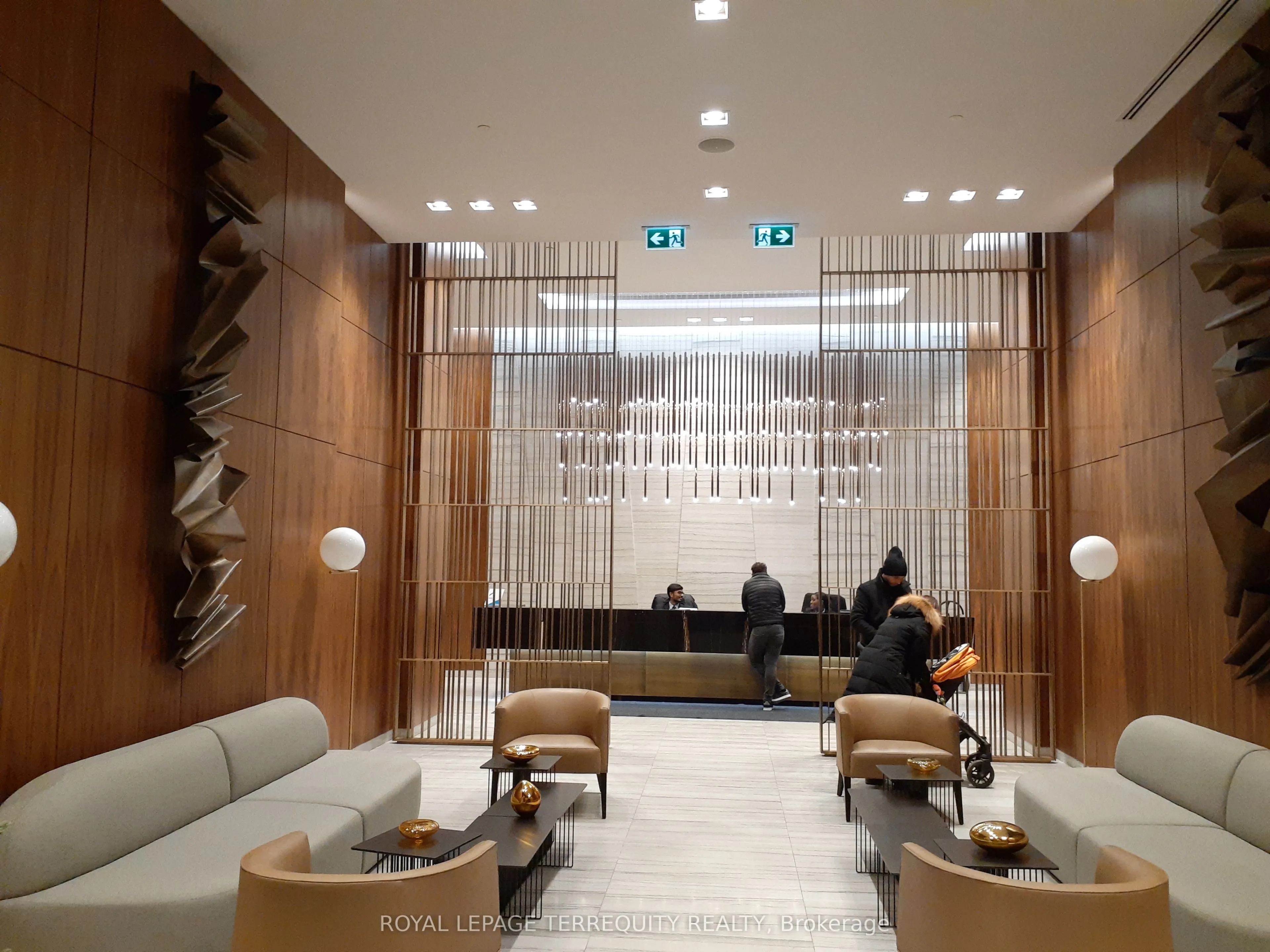 8 Eglinton Avenue E #505
