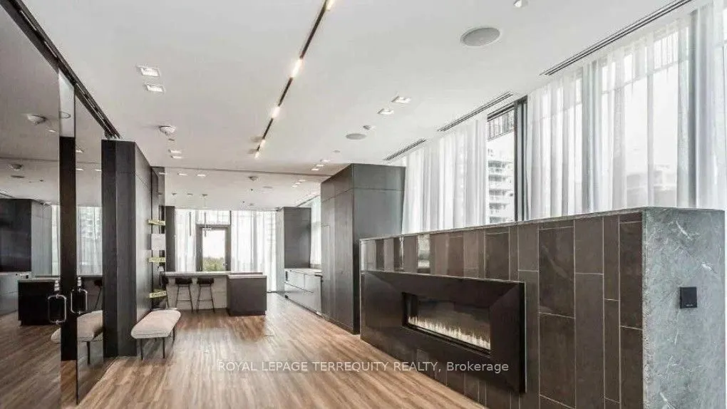 8 Eglinton Avenue E #505