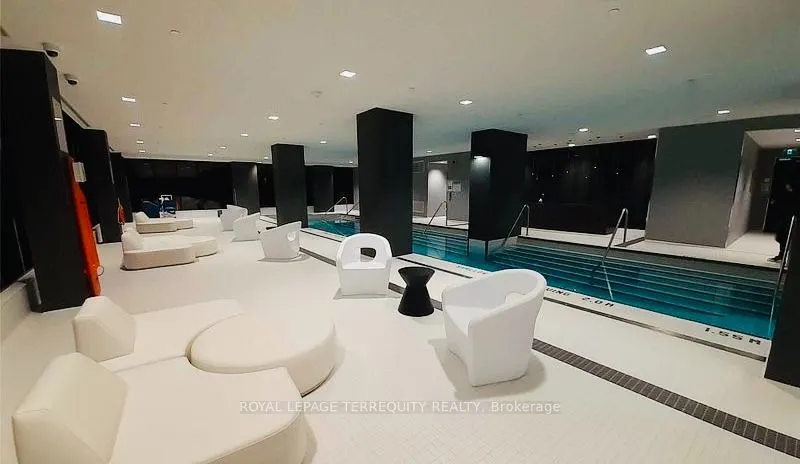 8 Eglinton Avenue E #505