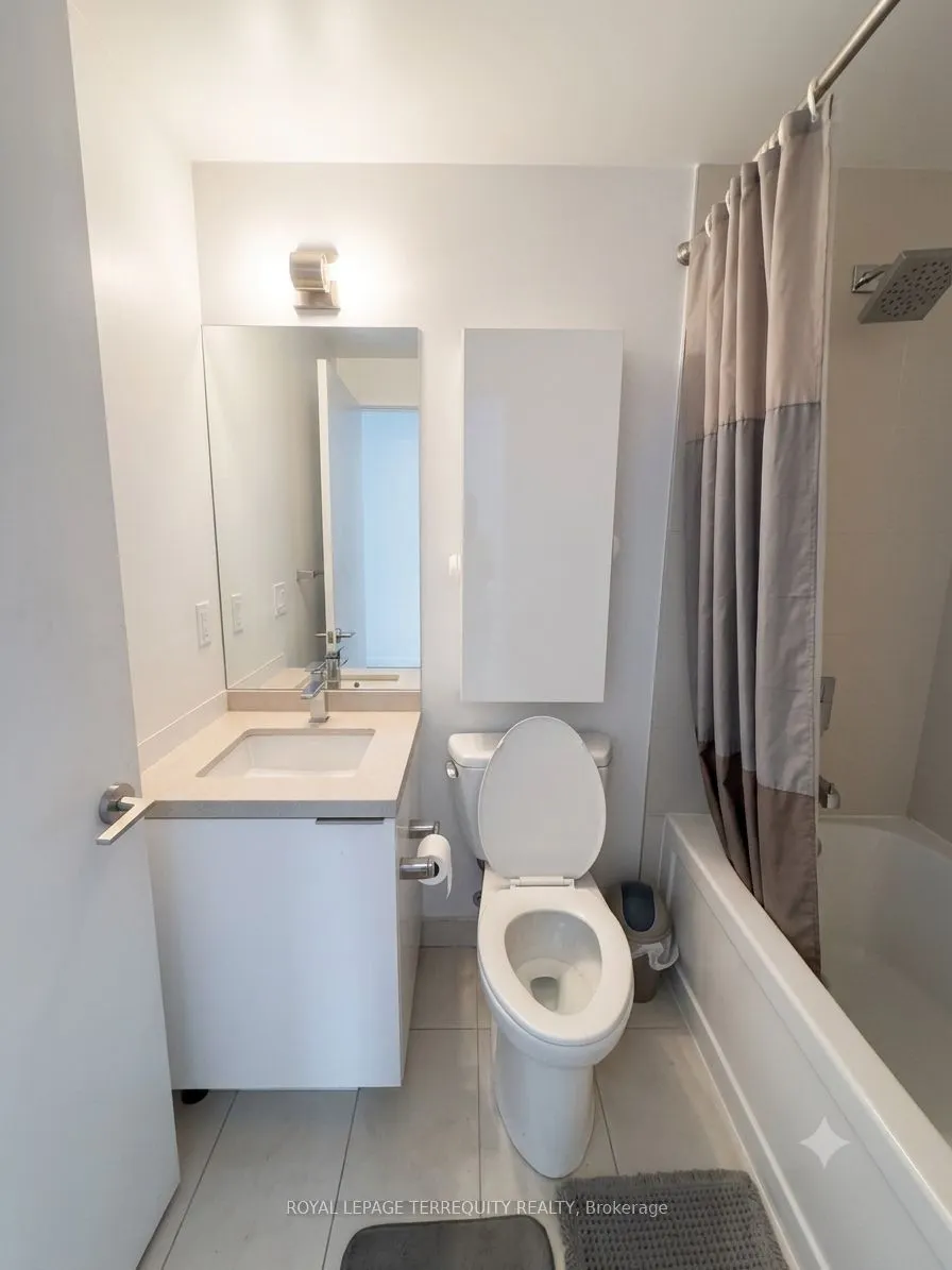 8 Eglinton Avenue E #505