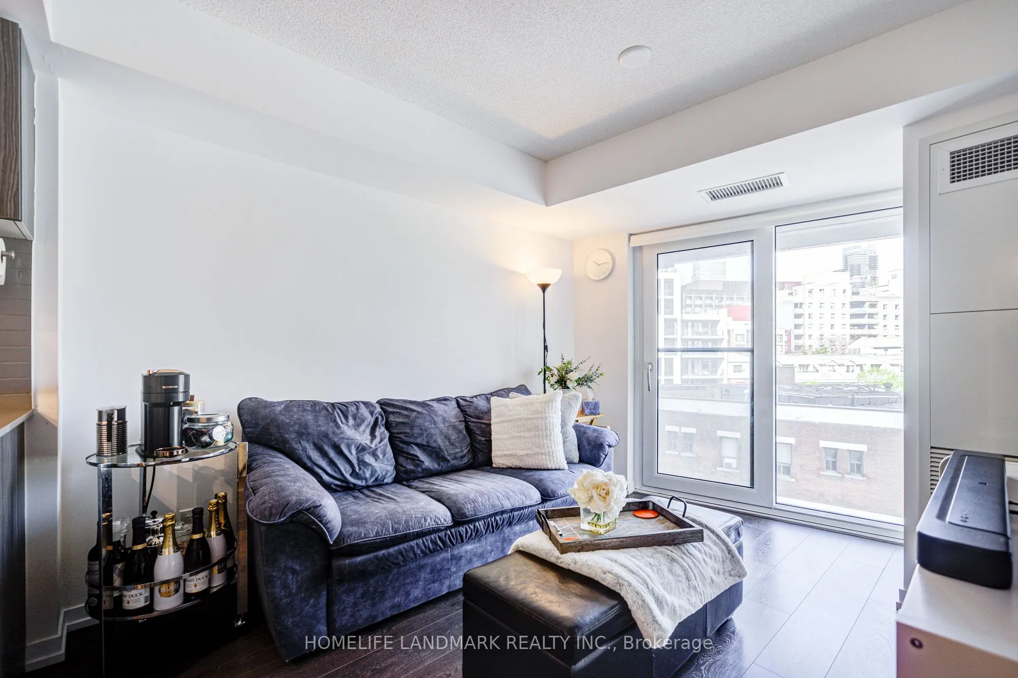219 Dundas Street E #609