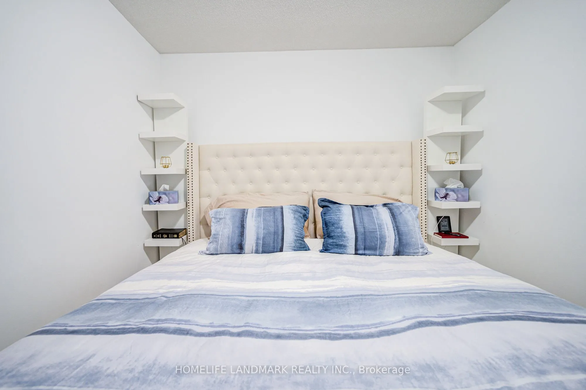 219 Dundas Street E #609