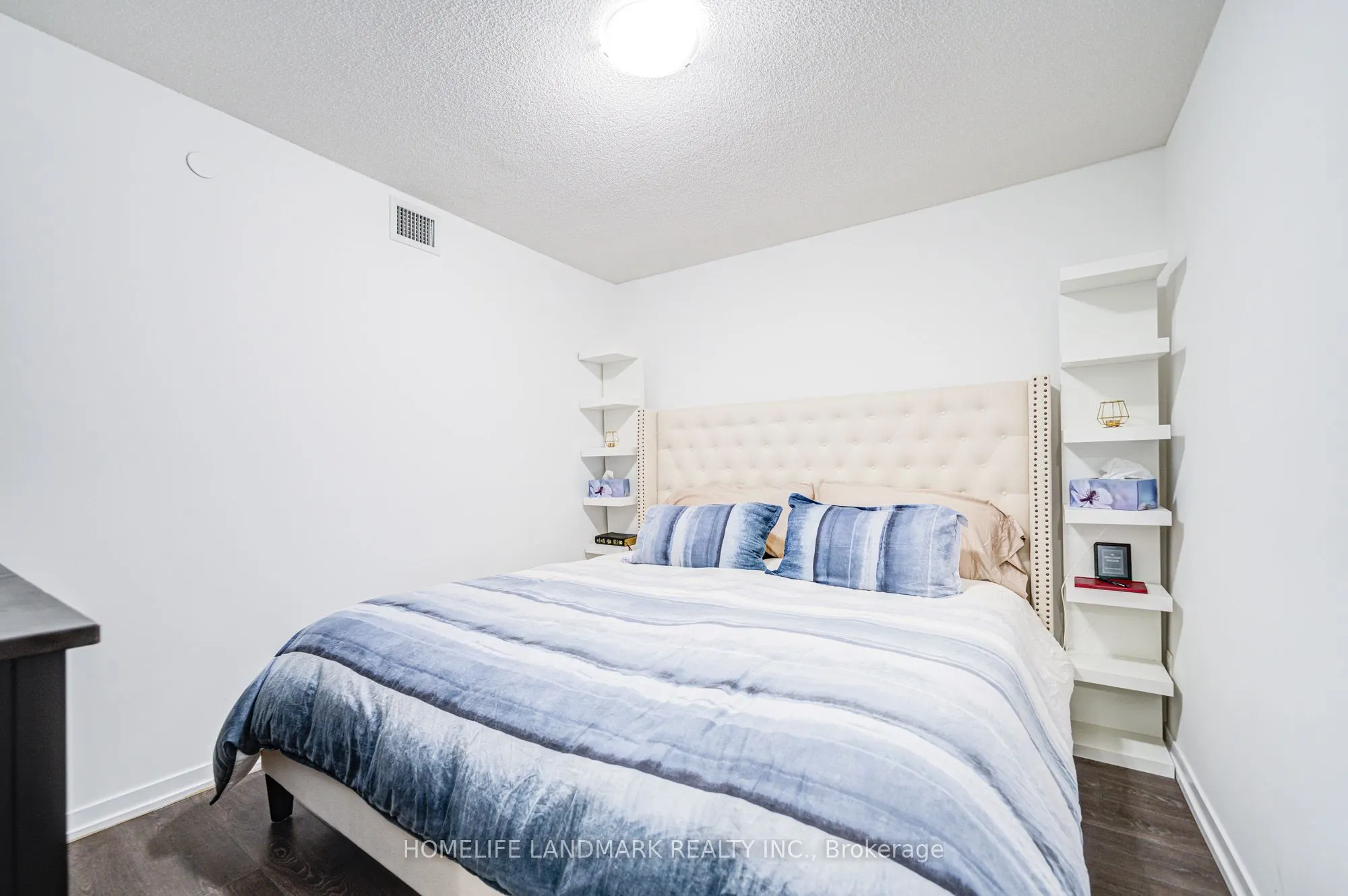 219 Dundas Street E #609