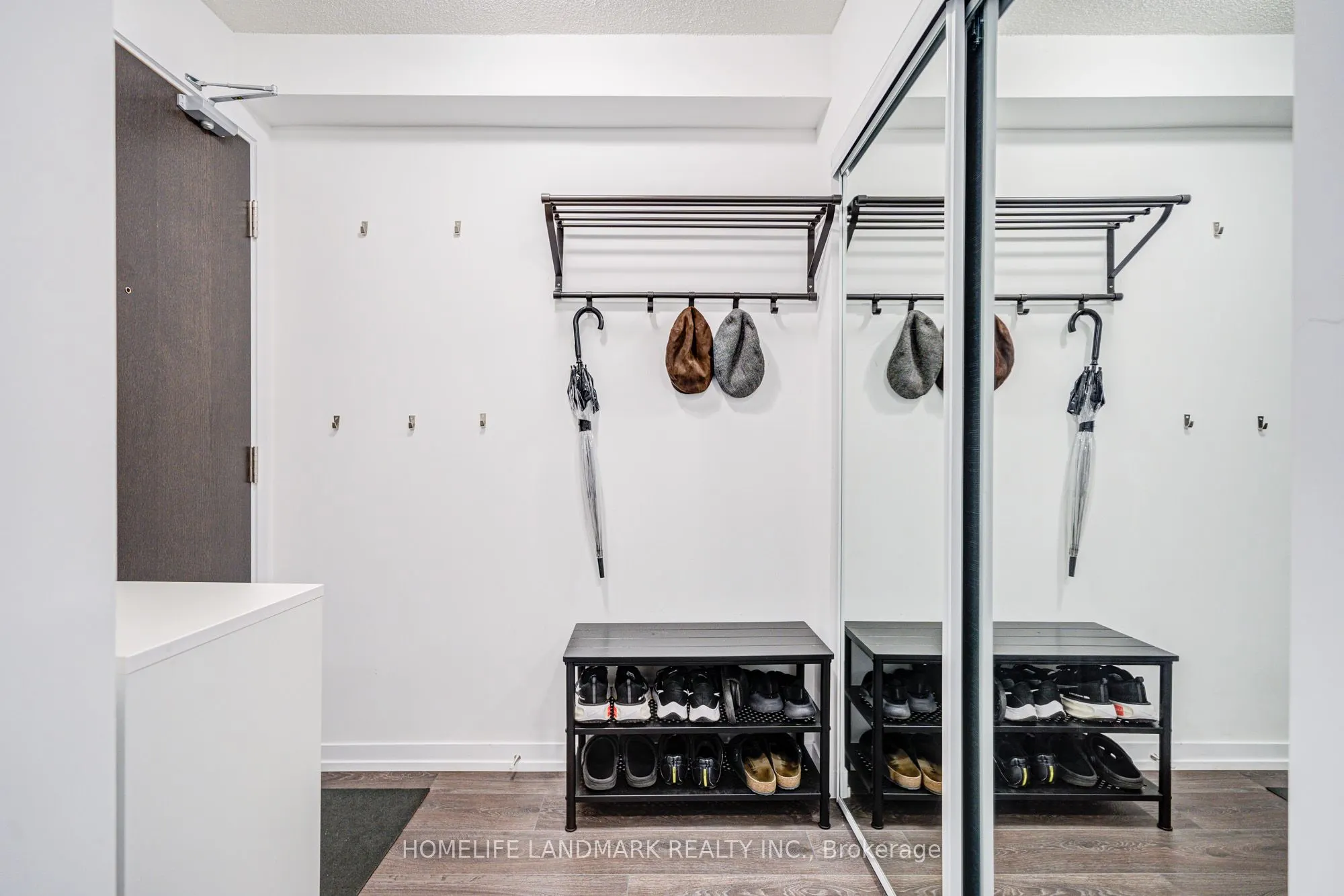 219 Dundas Street E #609