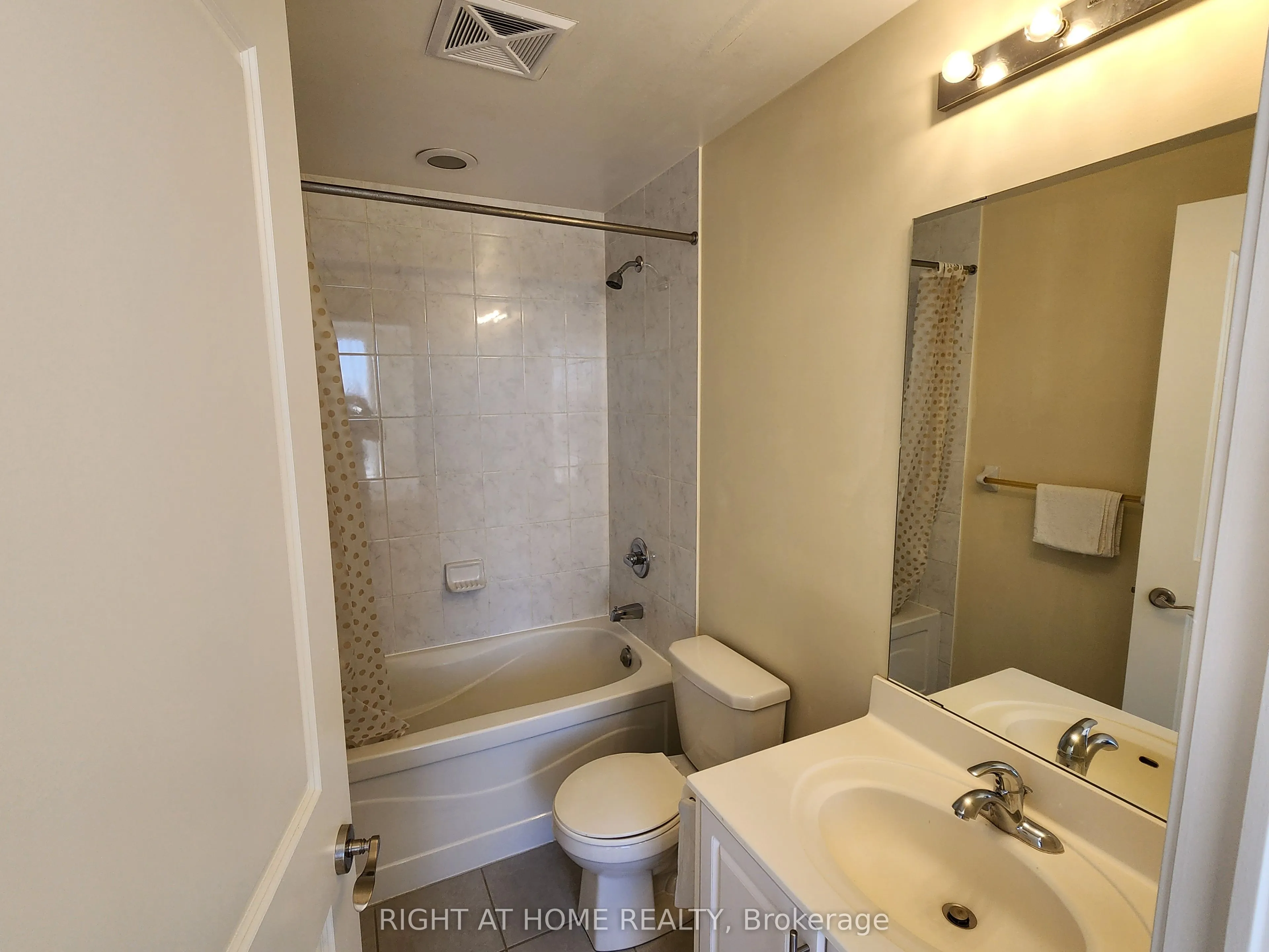135 Wynford Drive ##1106