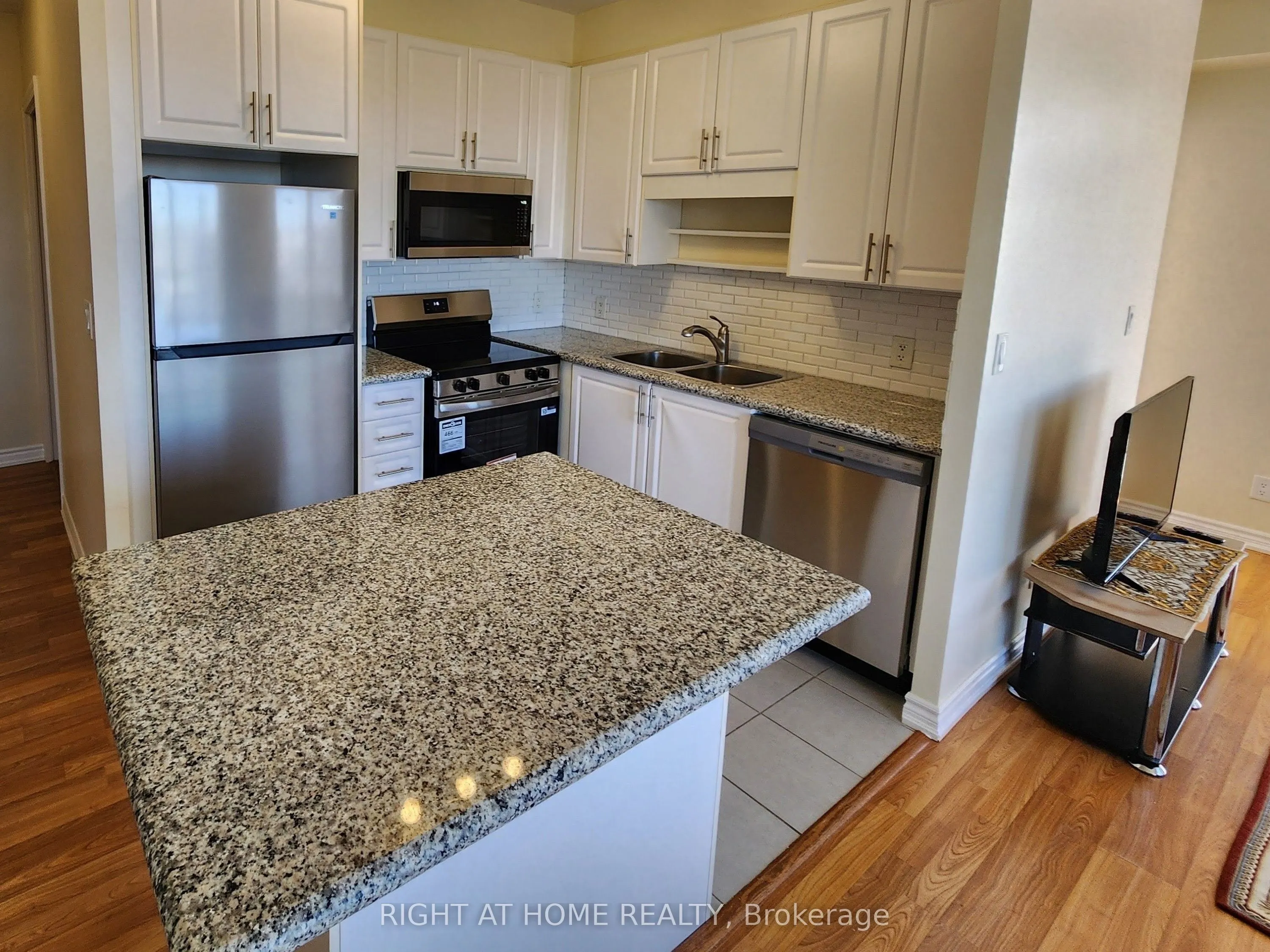 135 Wynford Drive ##1106