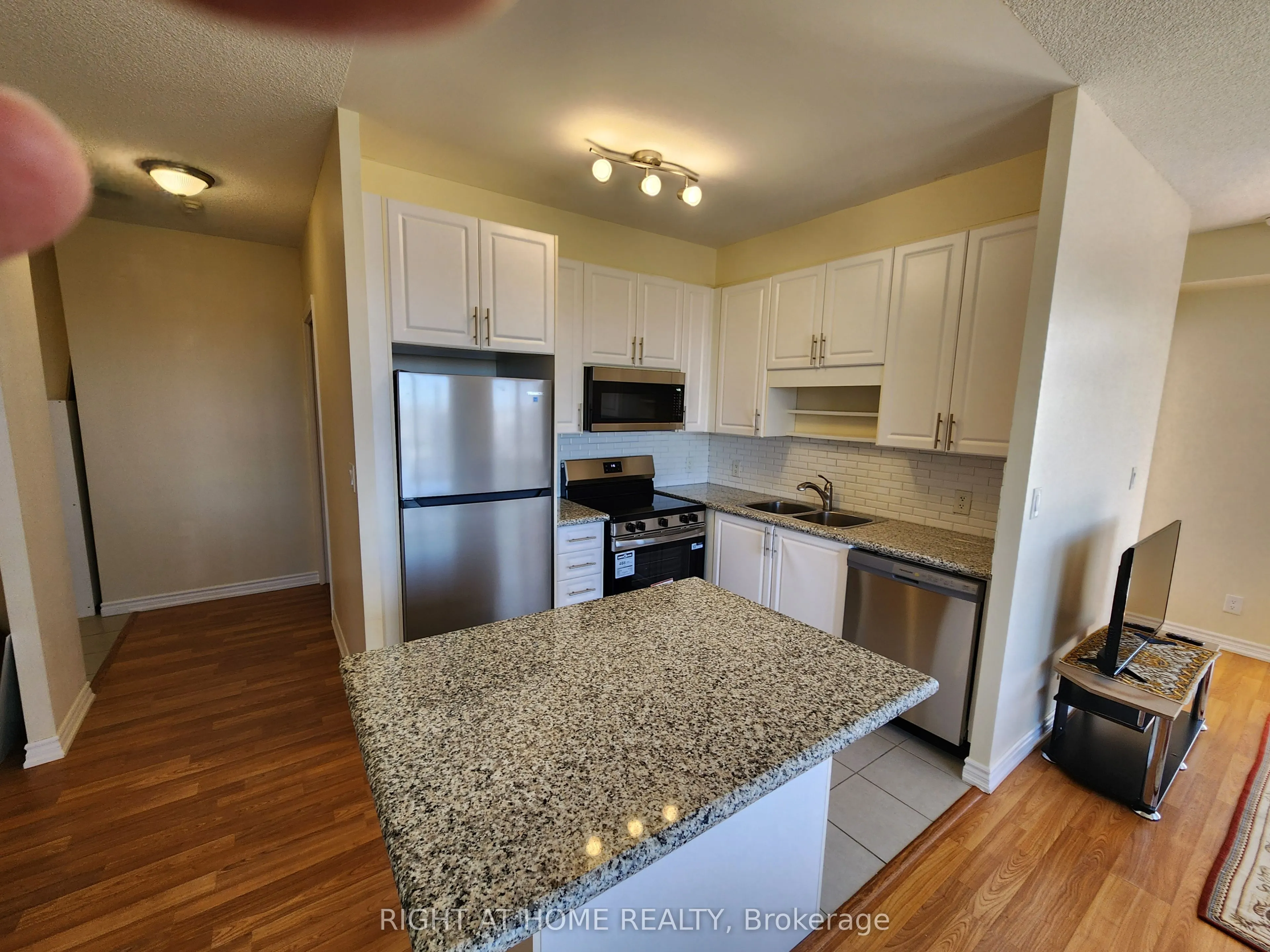 135 Wynford Drive ##1106