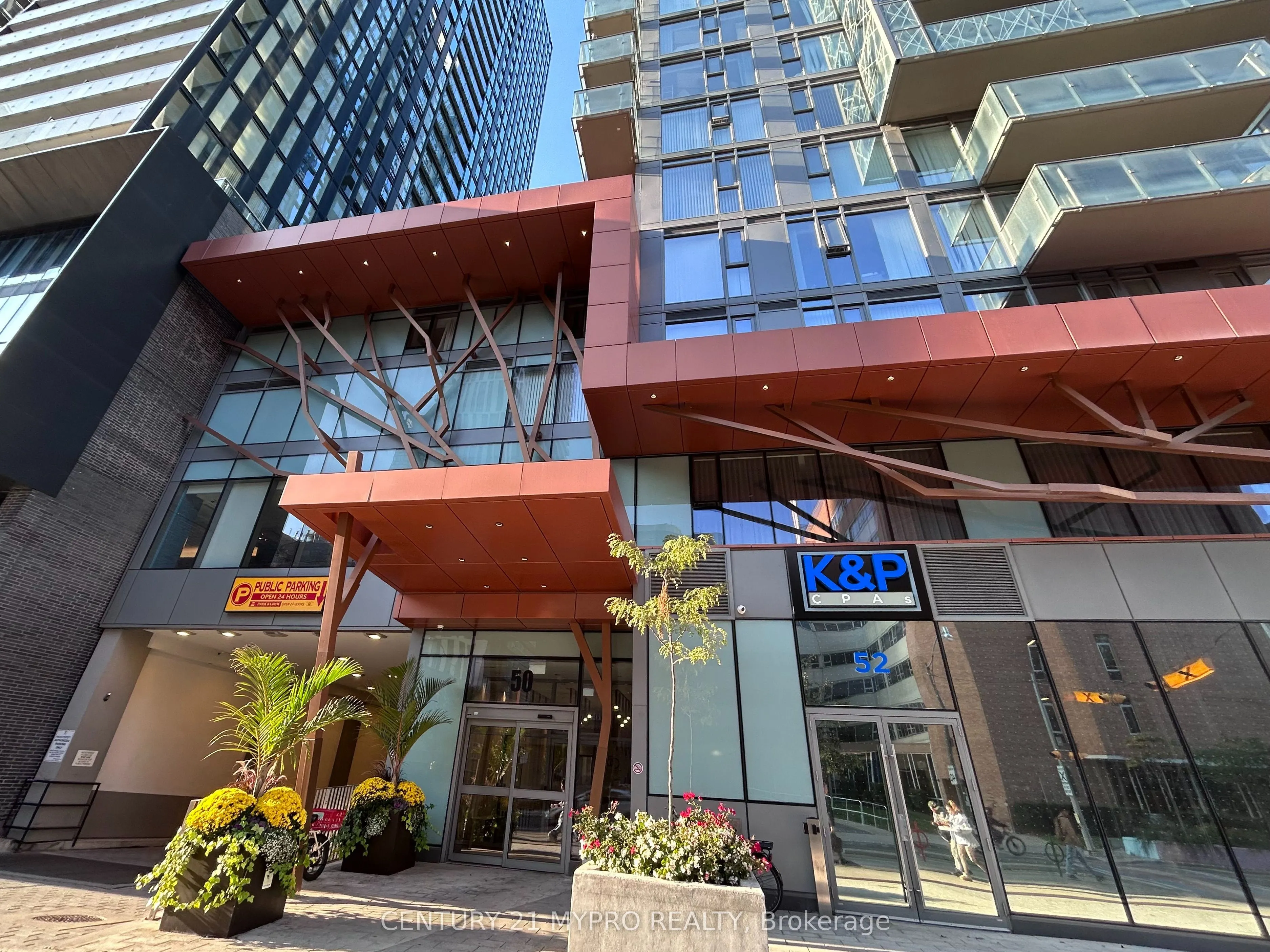50 Wellesley Street E #1711