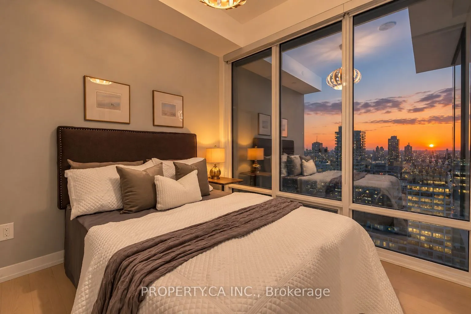 488 University Avenue #3002