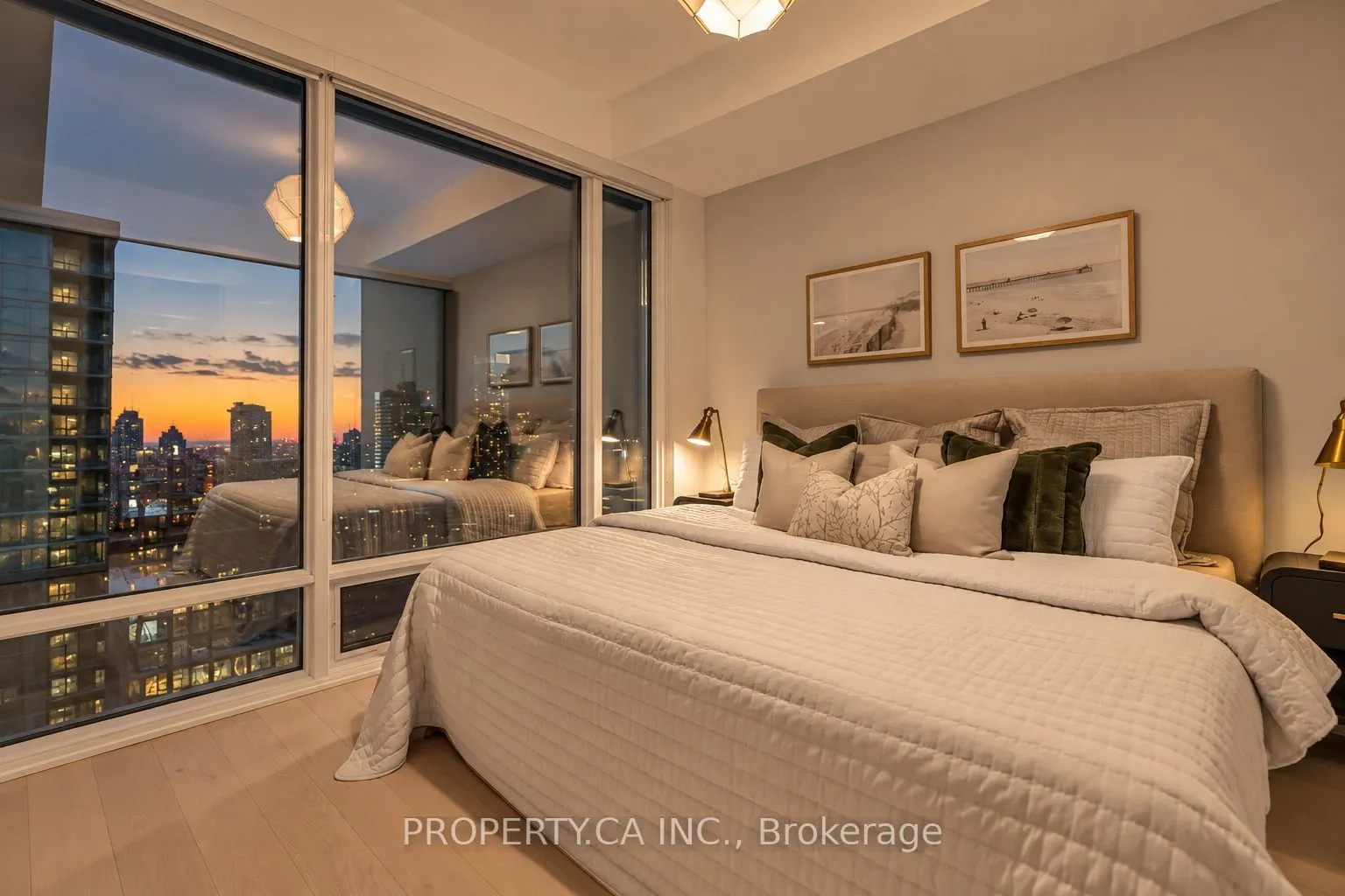488 University Avenue #3002