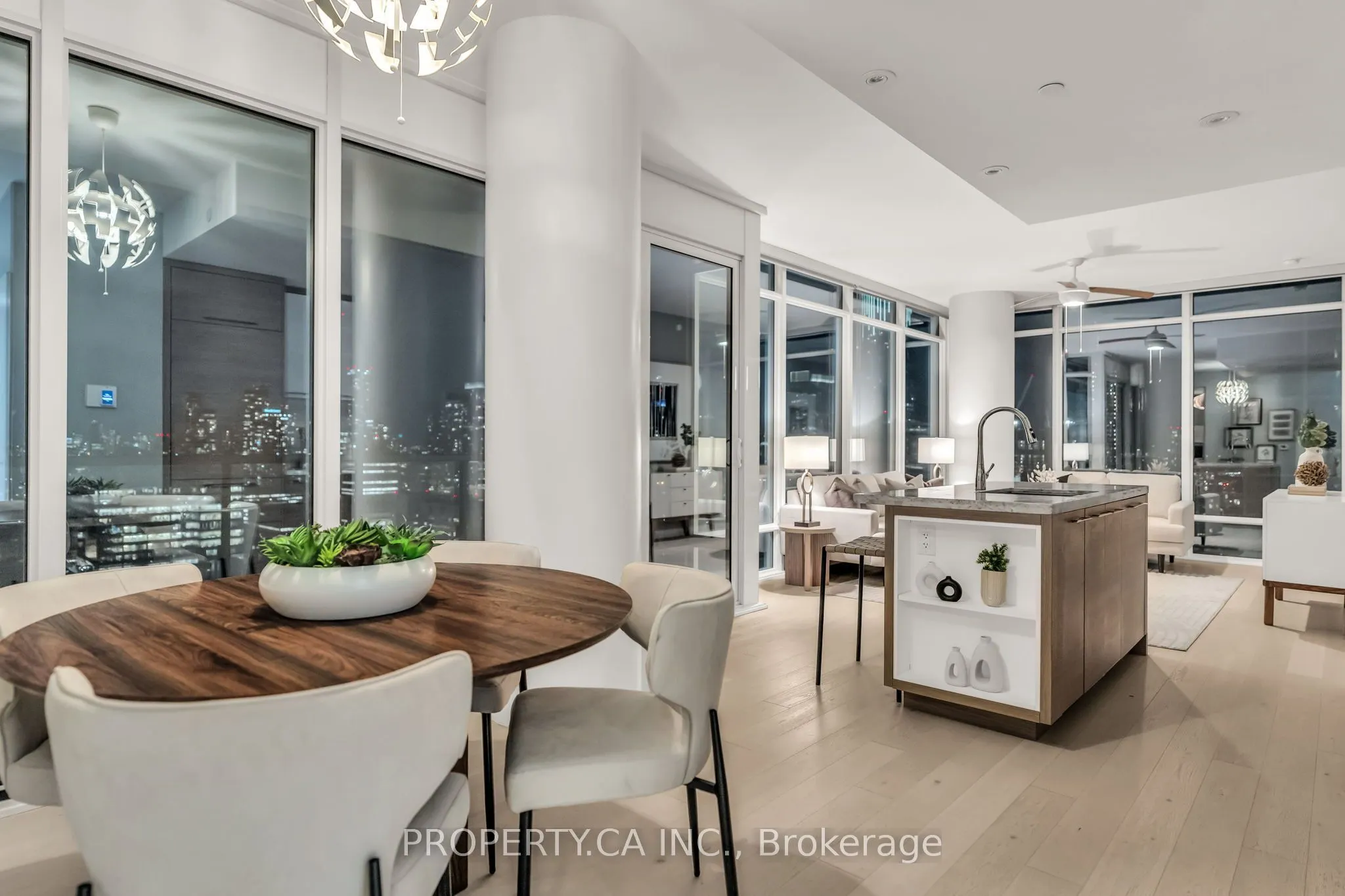488 University Avenue #3002