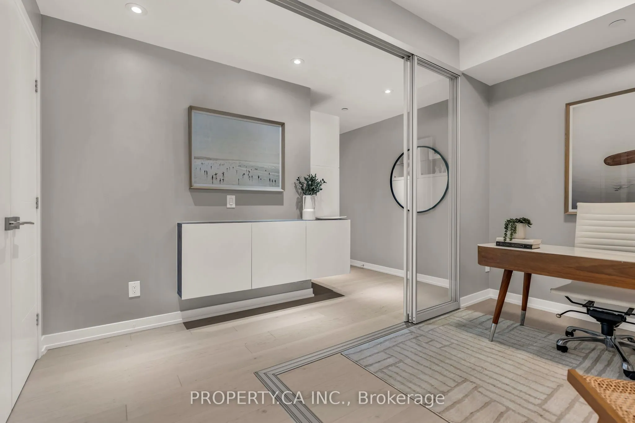488 University Avenue #3002