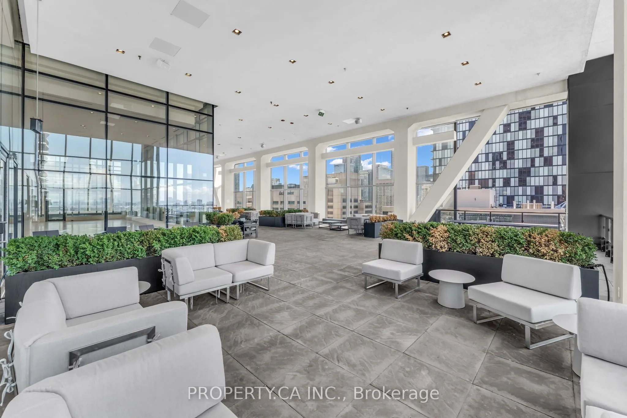 488 University Avenue #3002
