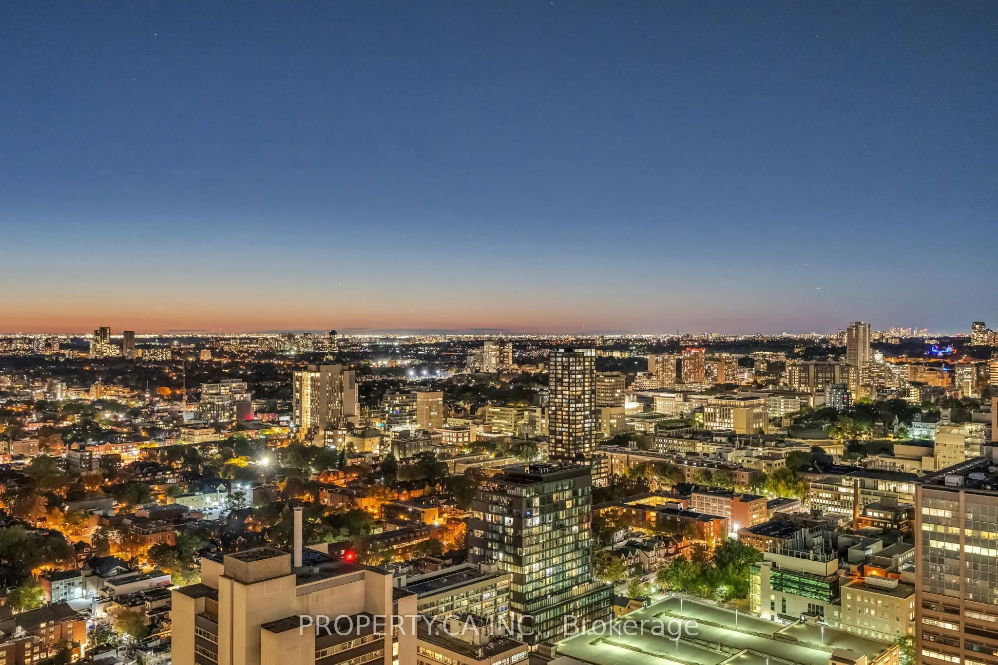488 University Avenue #3002