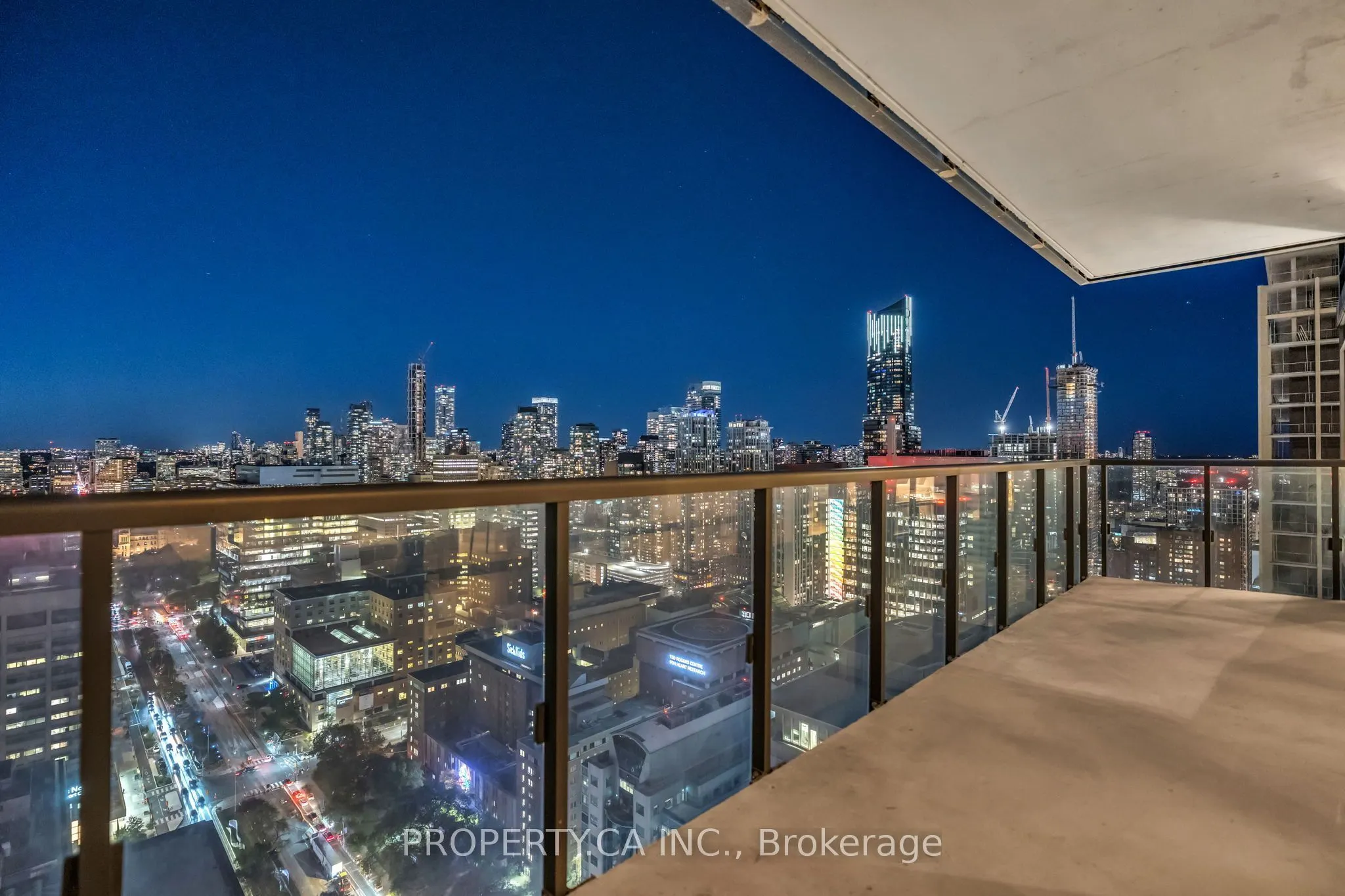 488 University Avenue #3002