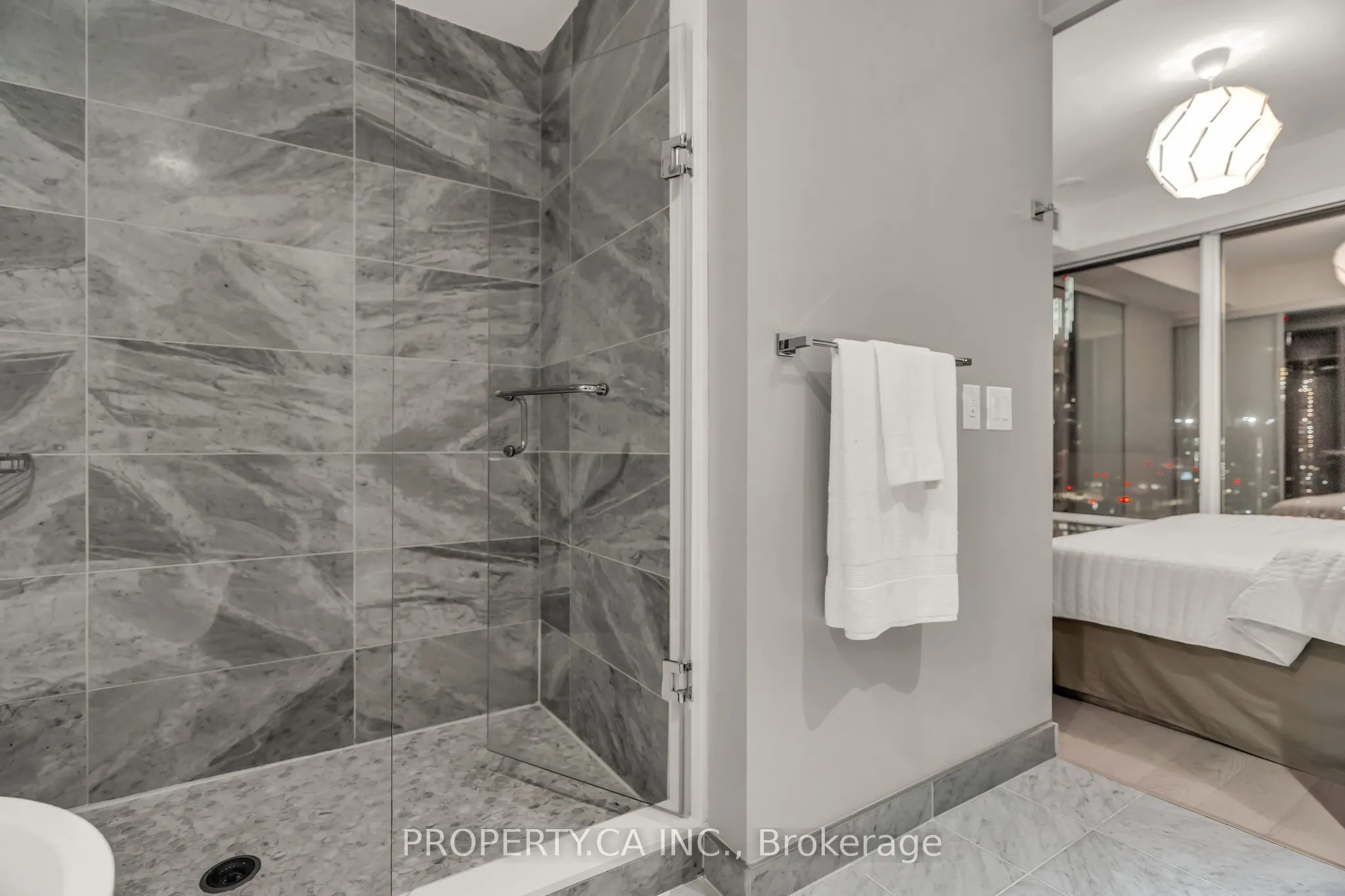 488 University Avenue #3002