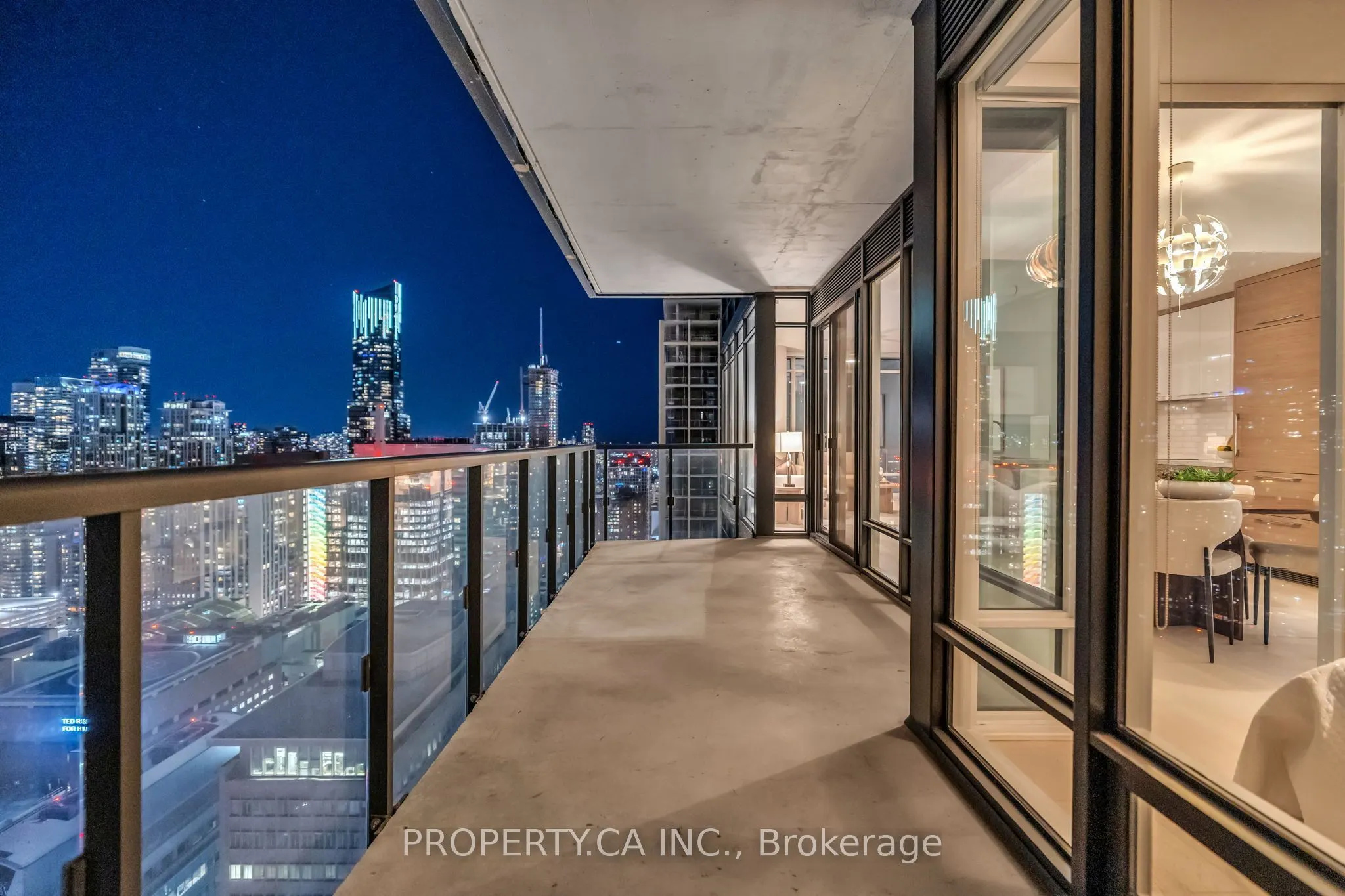 488 University Avenue #3002