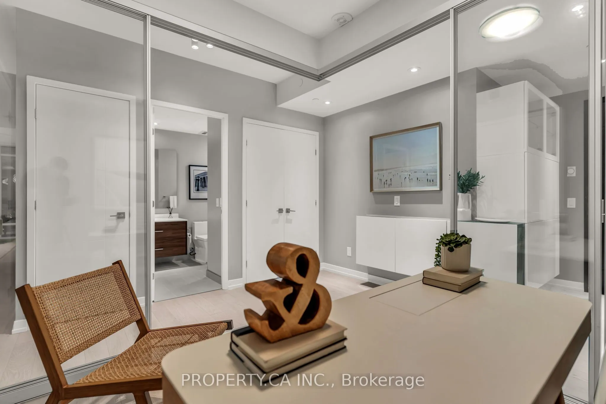 488 University Avenue #3002