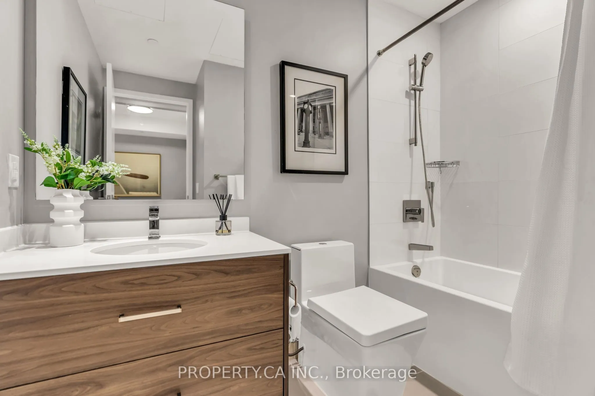 488 University Avenue #3002