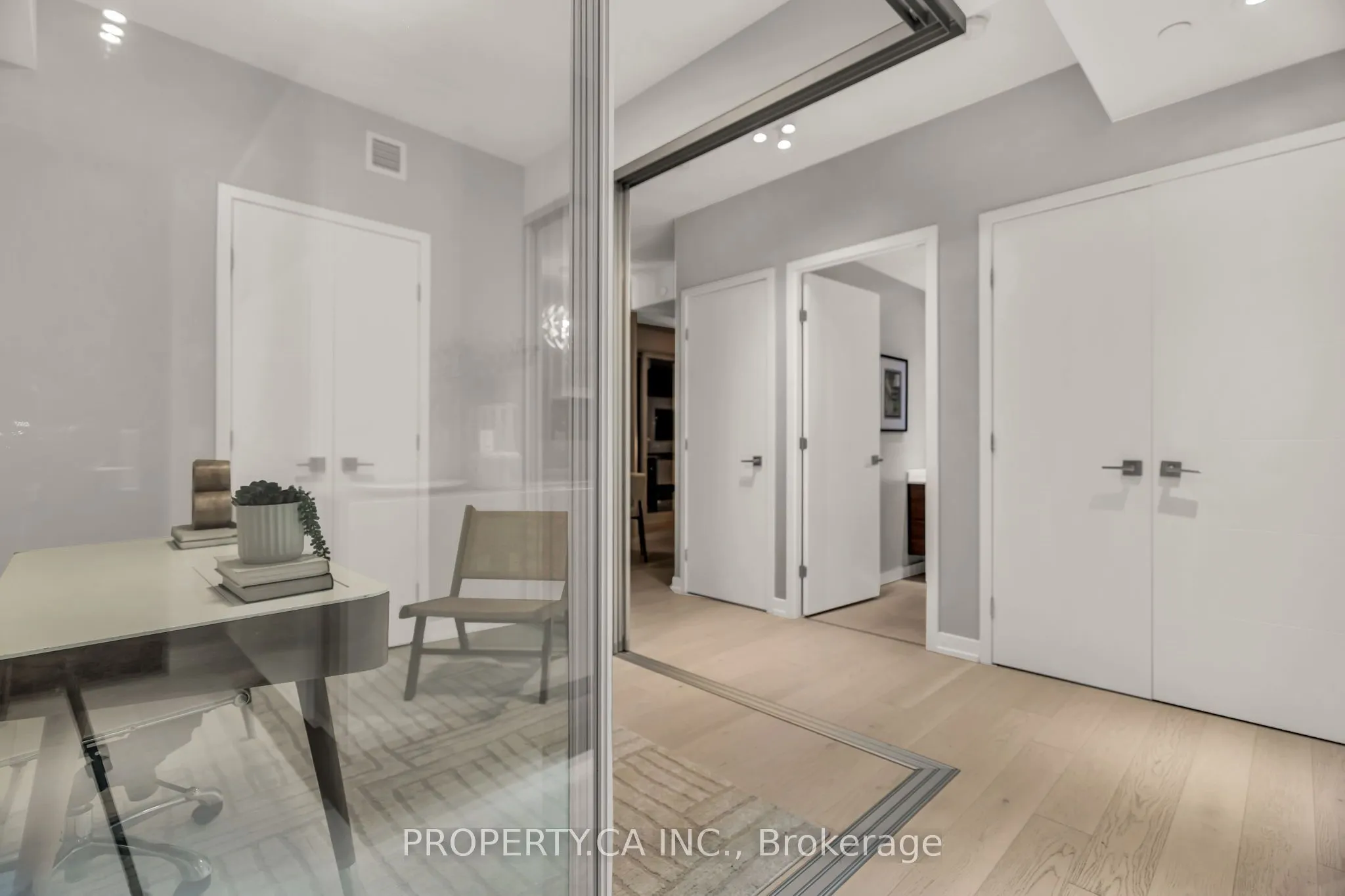 488 University Avenue #3002