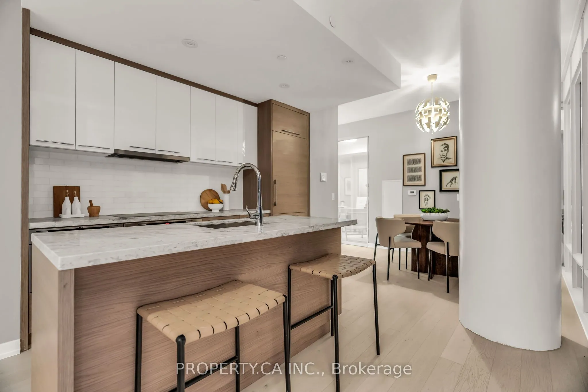 488 University Avenue #3002