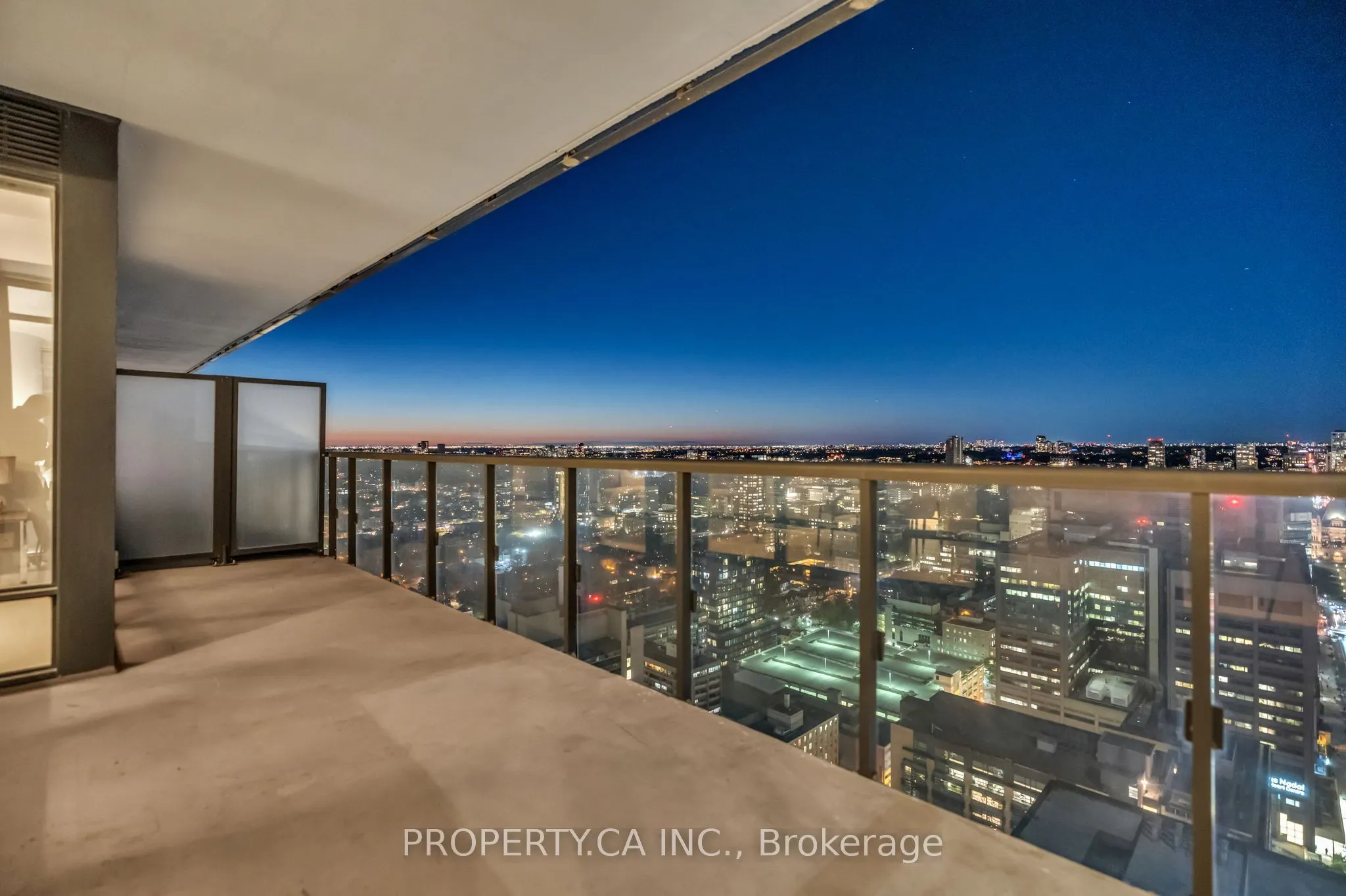 488 University Avenue #3002