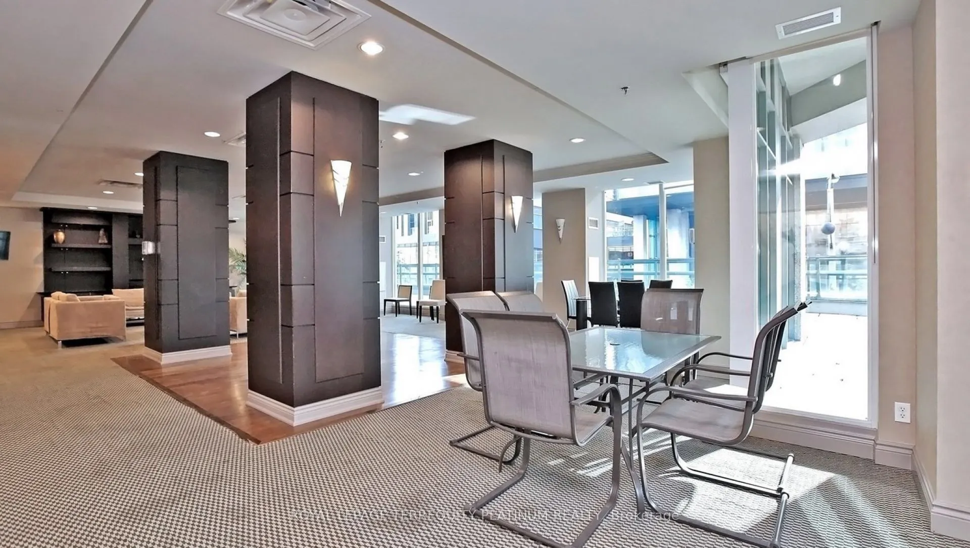 30 Grand Trunk Crescent #1907