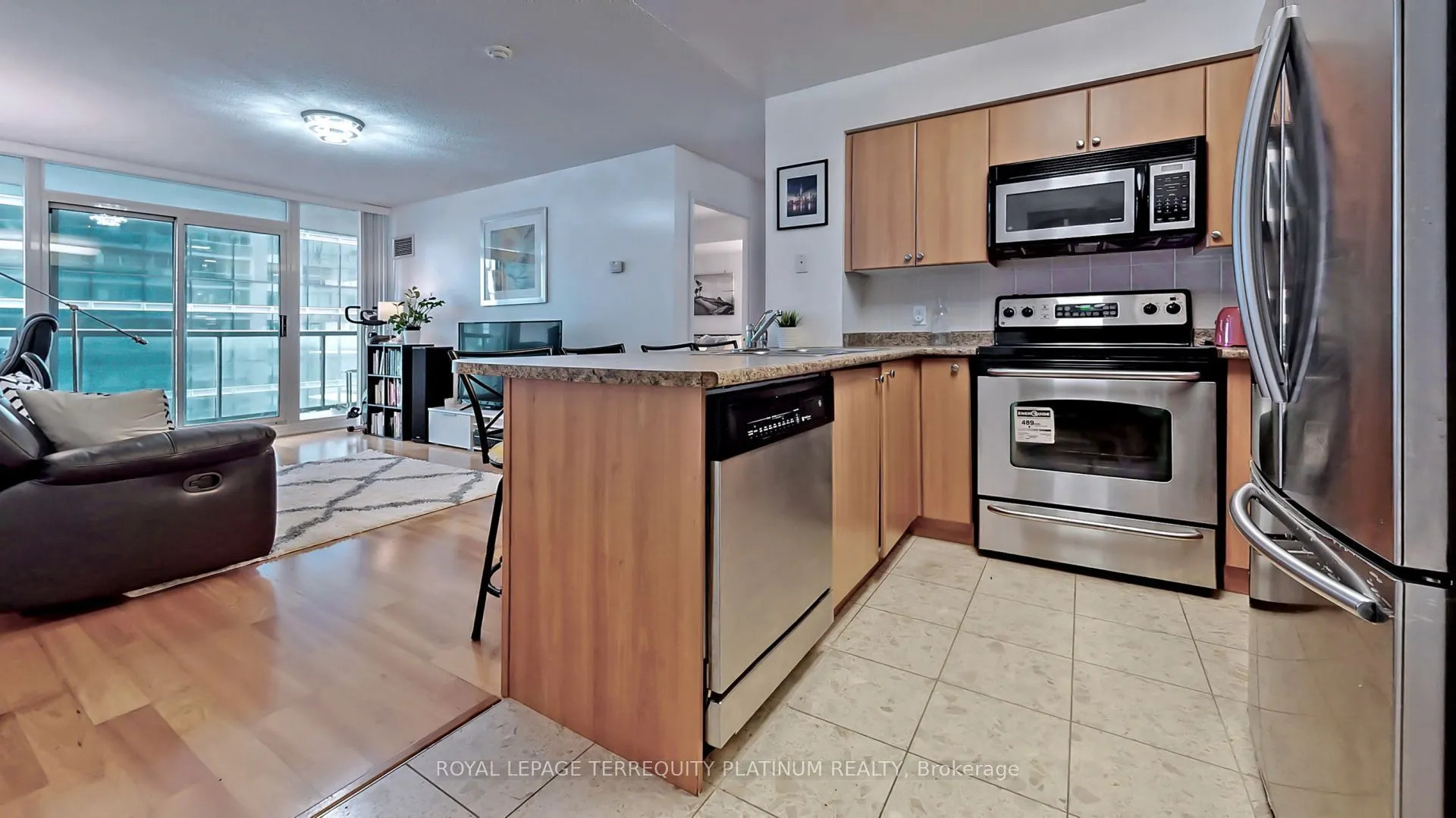 30 Grand Trunk Crescent #1907