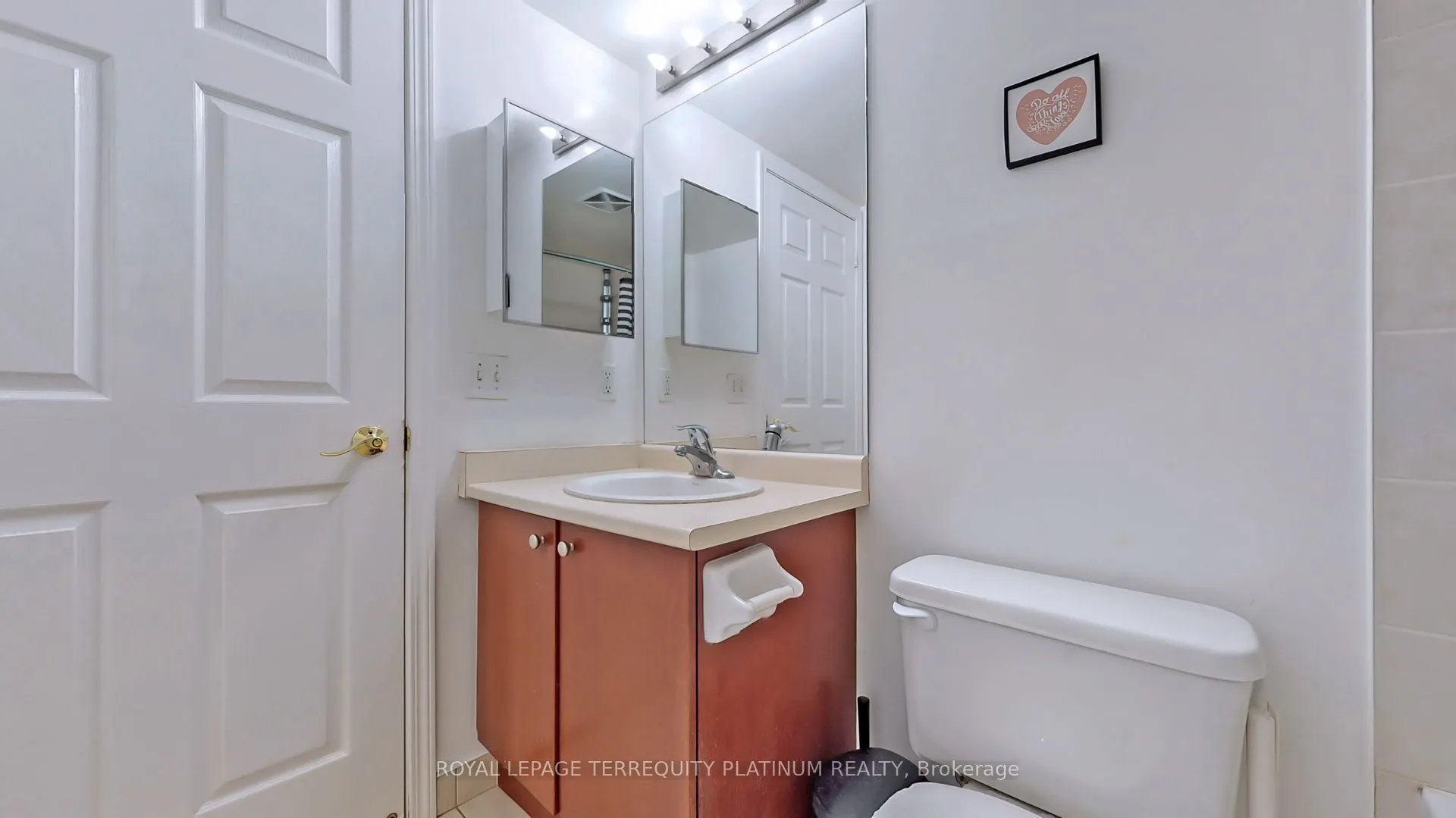 30 Grand Trunk Crescent #1907