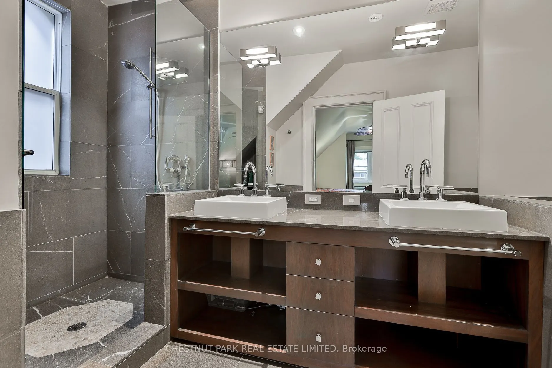 19 Admiral Road