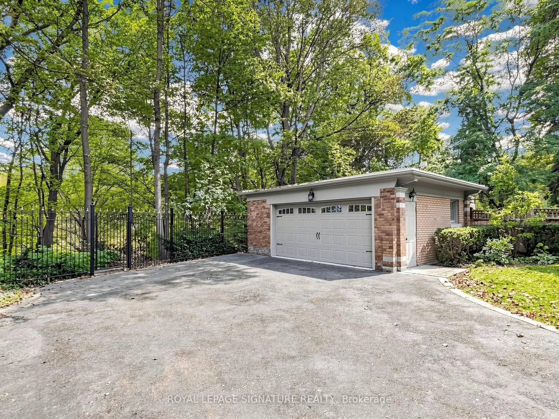 92 Inglewood Drive