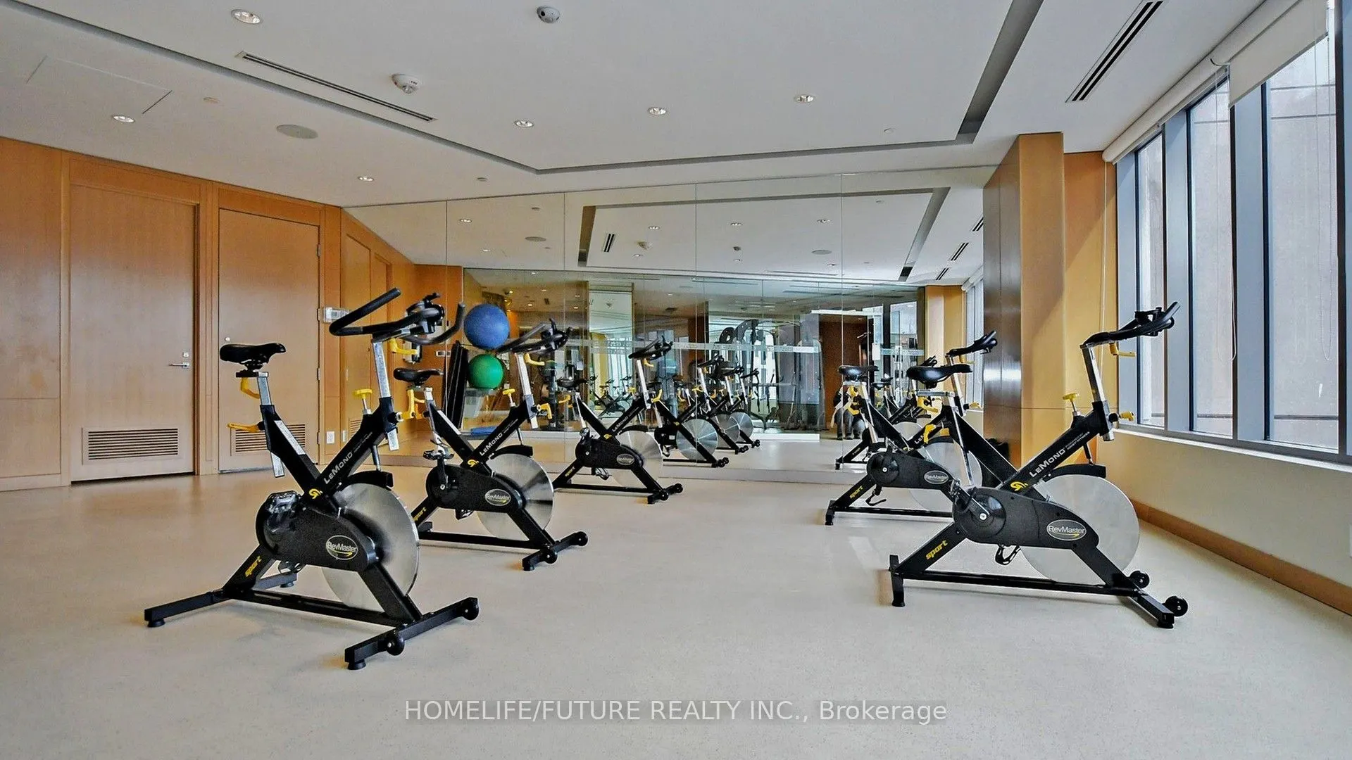 120 Harrison Garden Boulevard #1302
