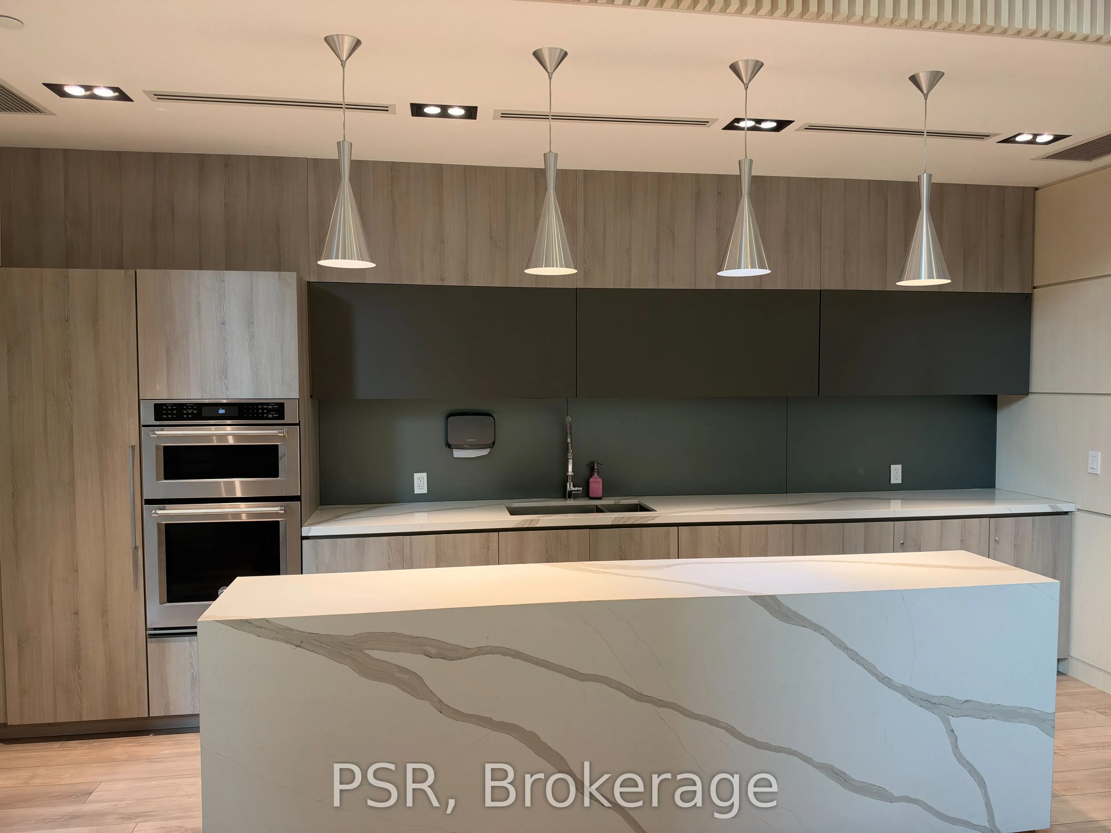 223 St Clair Avenue #605