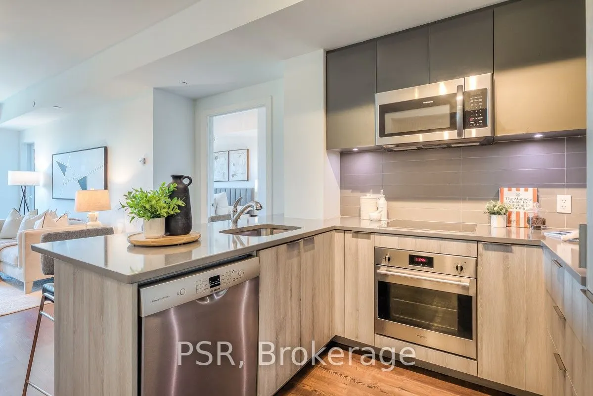 223 St Clair Avenue #605