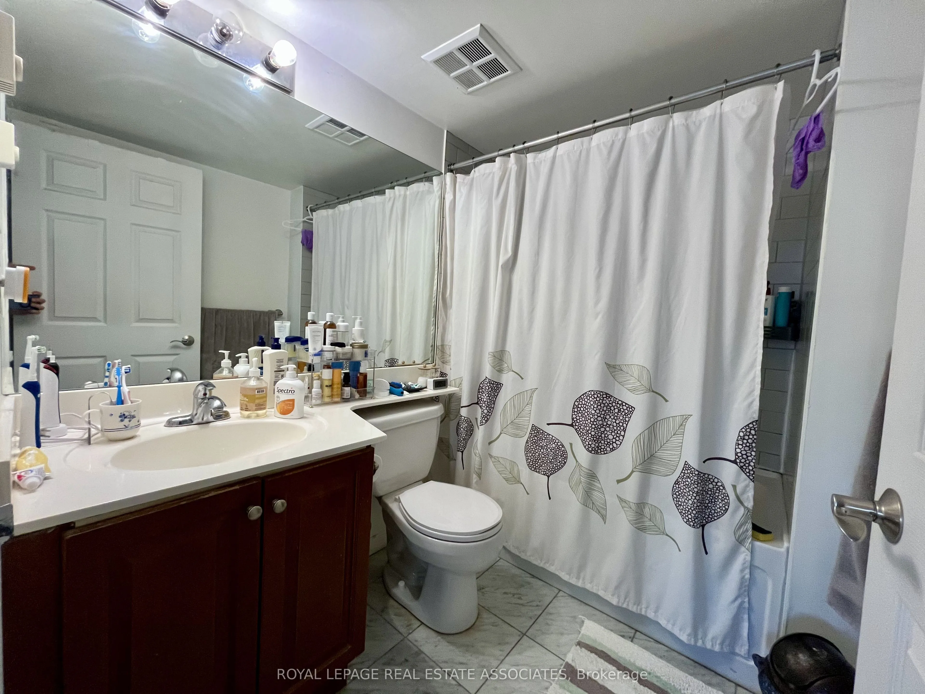 230 King Street E #604