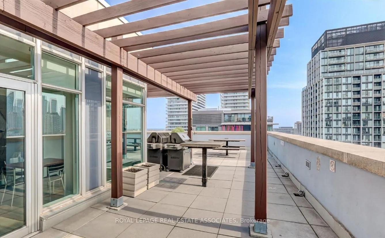 230 King Street E #604