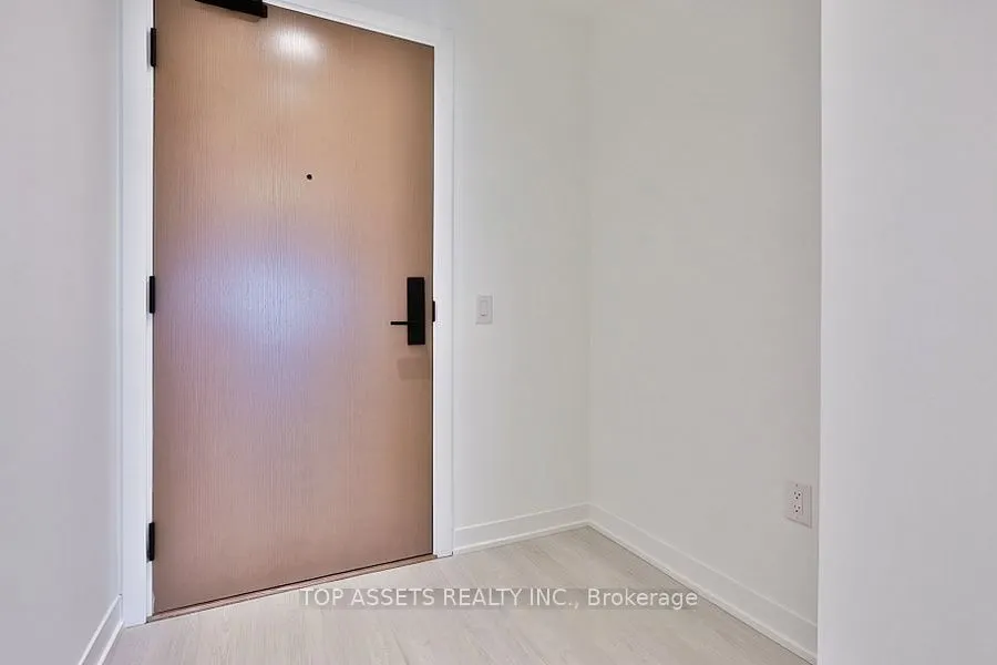 195 McCaul Street #1214
